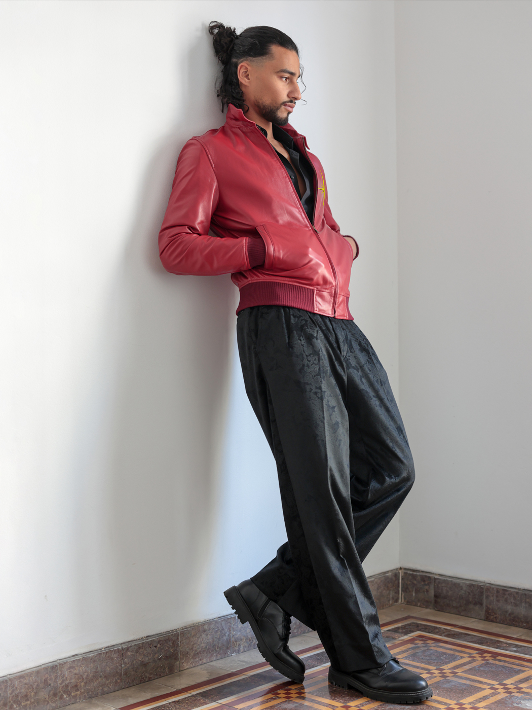 Blouson de cuir rouge sang