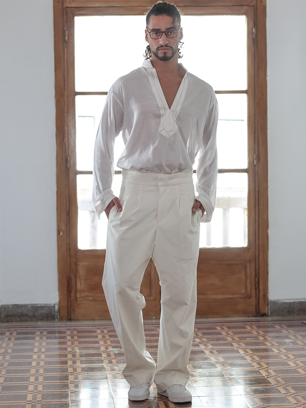 Chemise orientale avec broderie