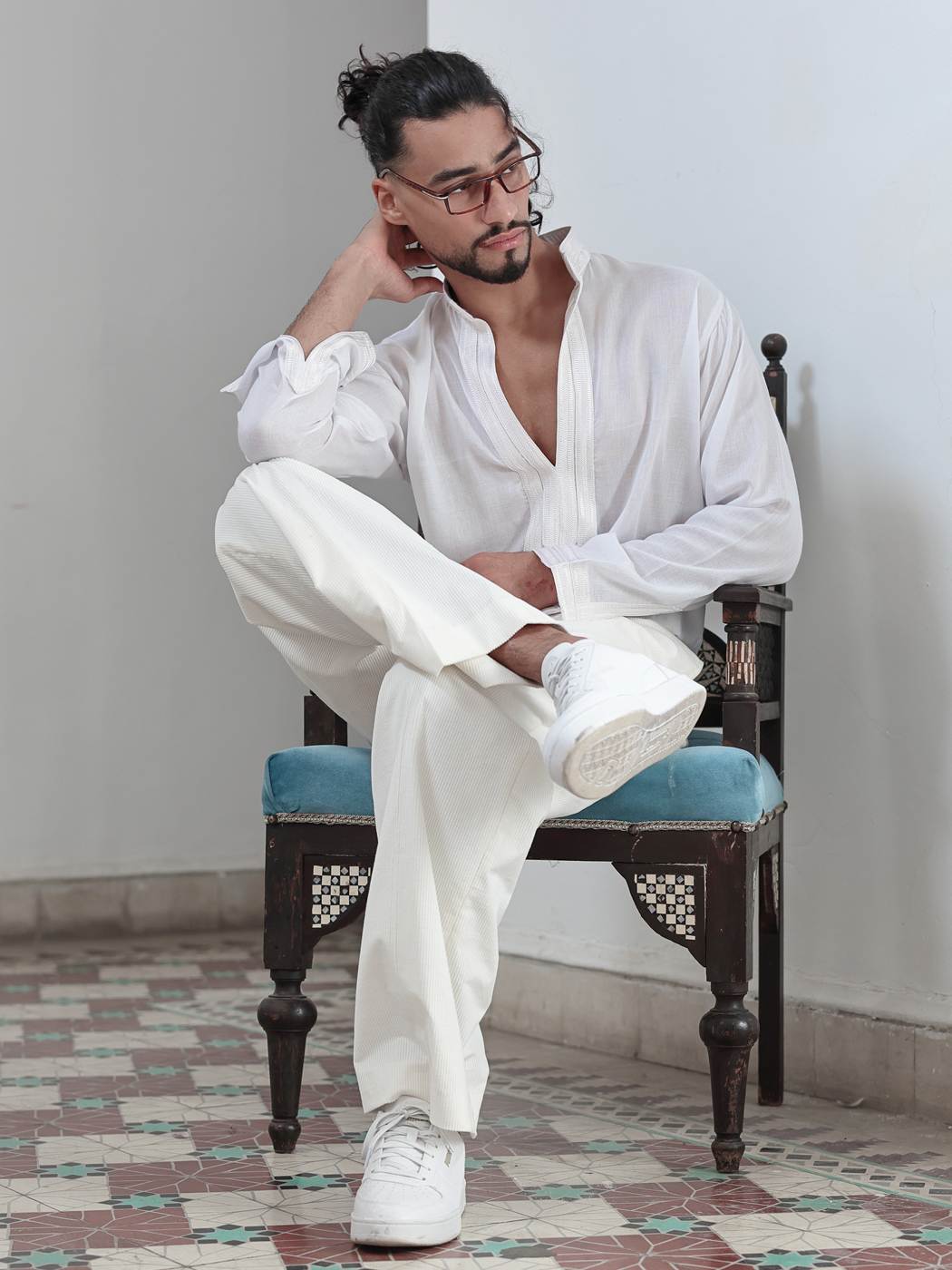 Chemise orientale avec broderie