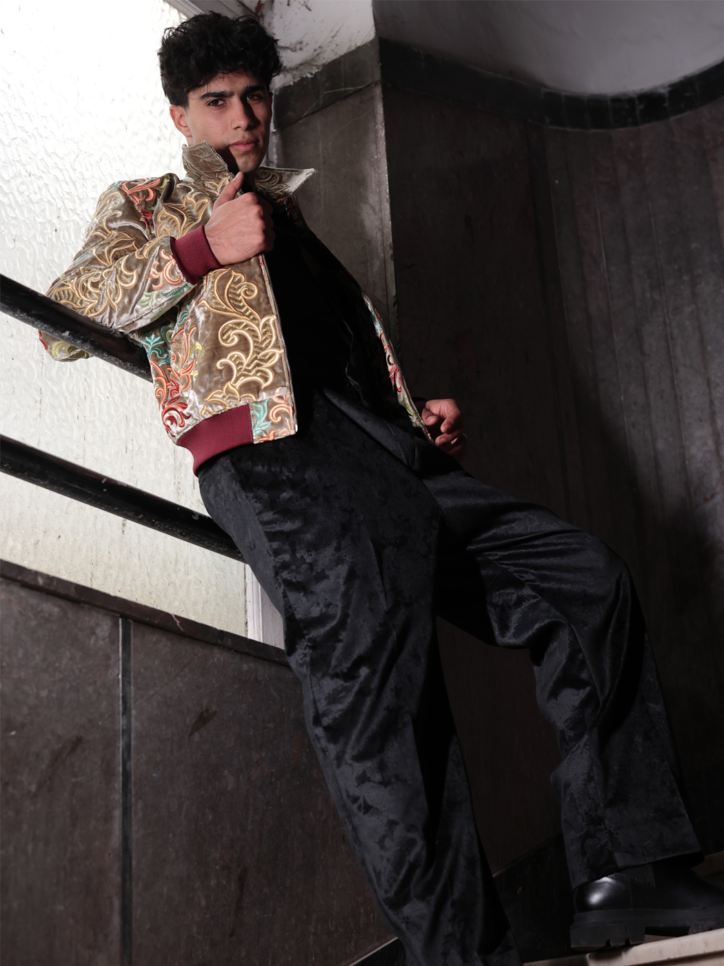 Blouson en velours brodé