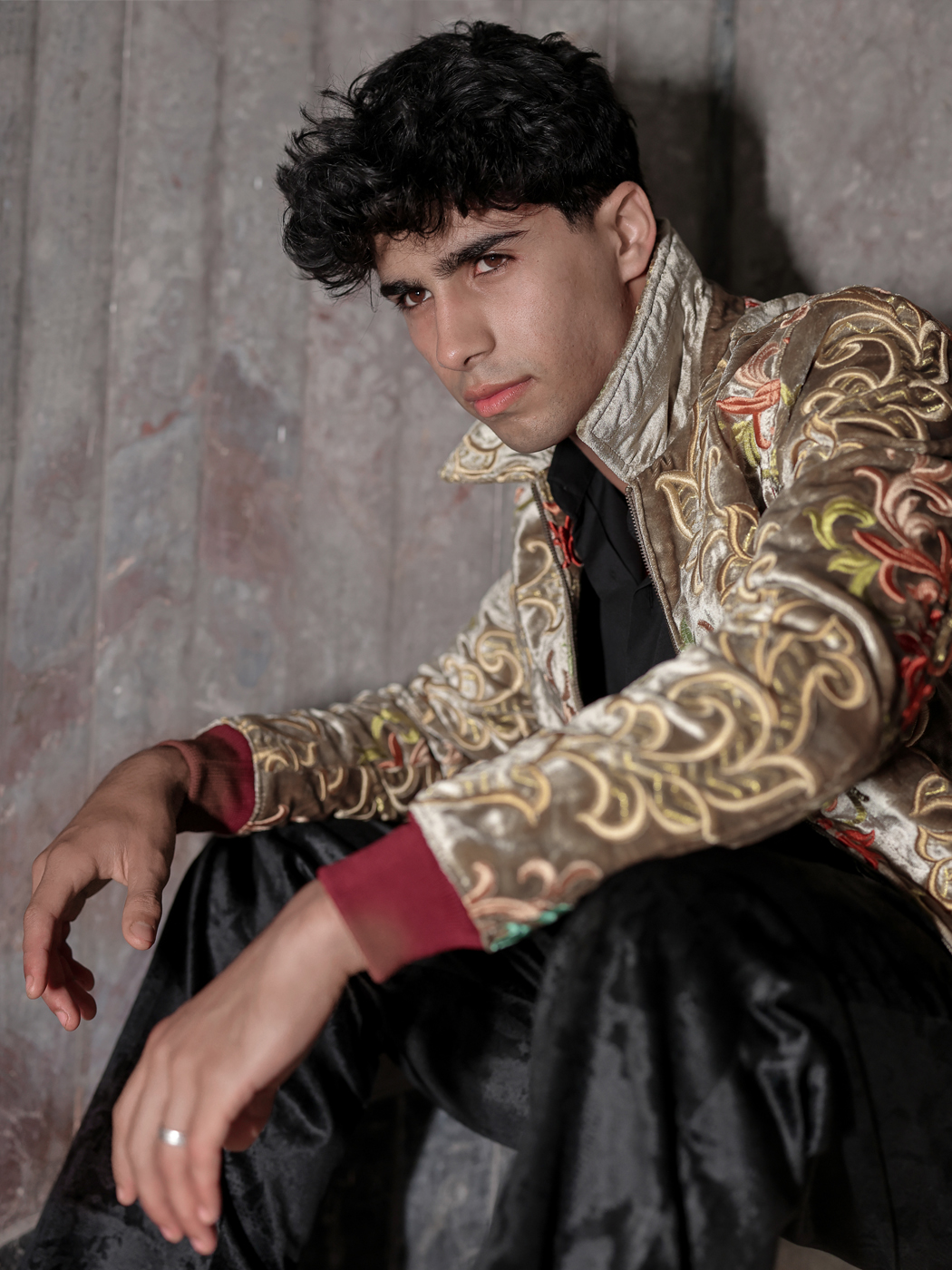 Blouson en velours brodé