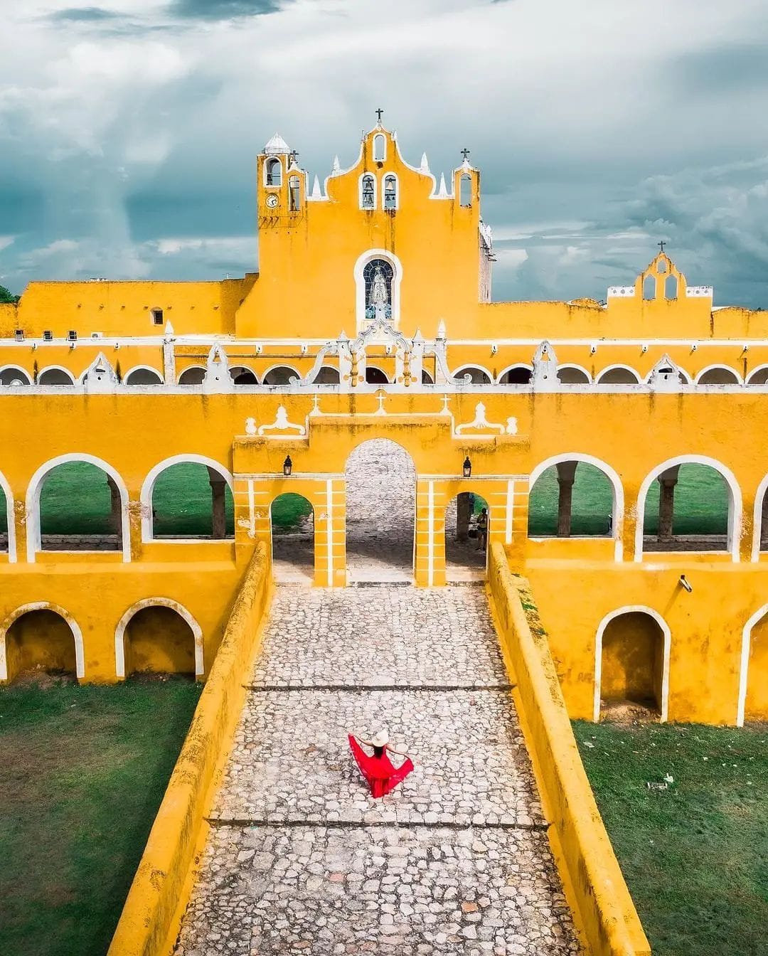 Tour Chichén Itzá, Izamal y Cenote.