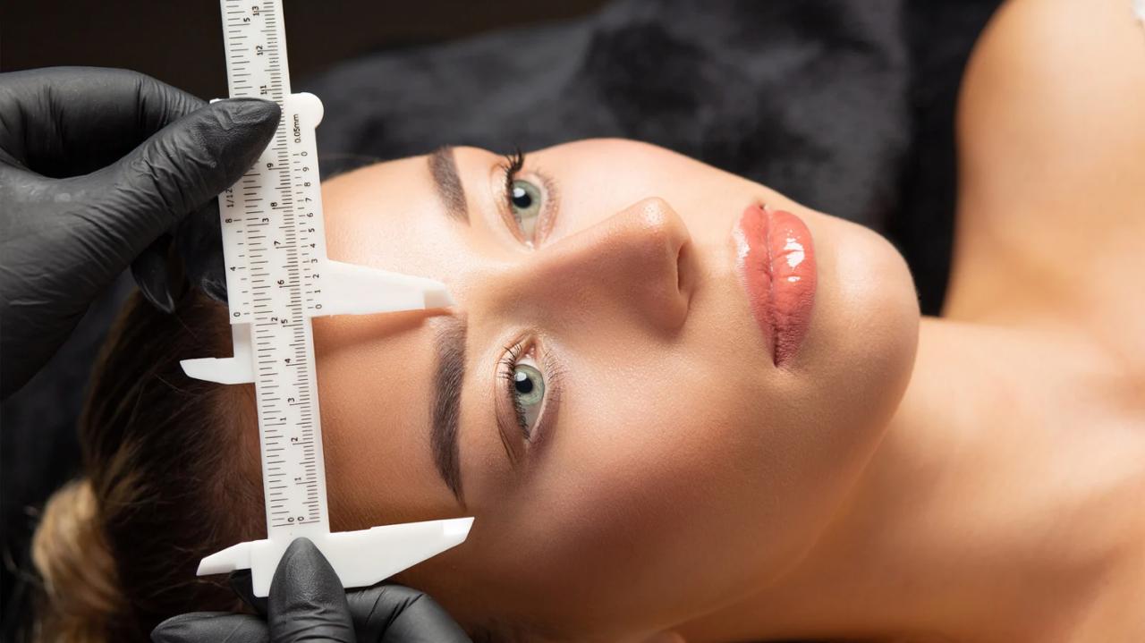"Diseño de Cejas con Visagismo: Depilación de Precisión y Armonía Facial"  