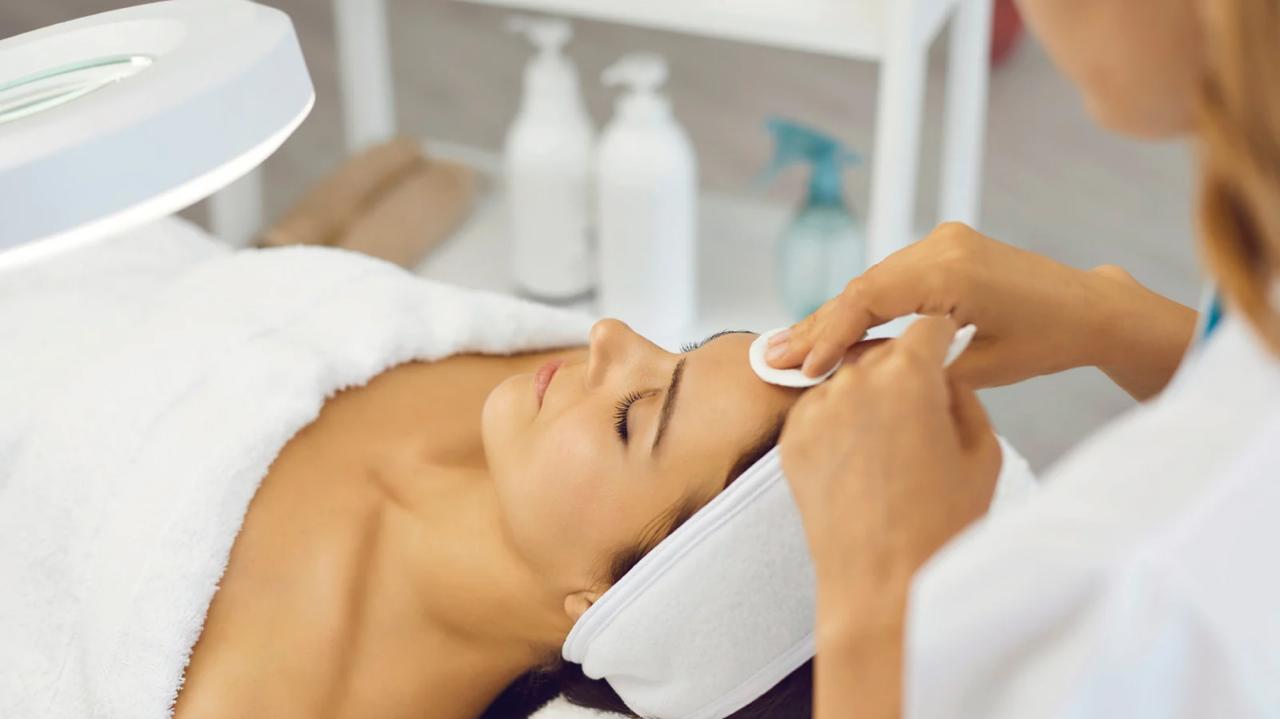 "Piel de Cristal: Limpieza Profunda + Peeling Químico para Poros Invisibles y Brillo Natural ✨"