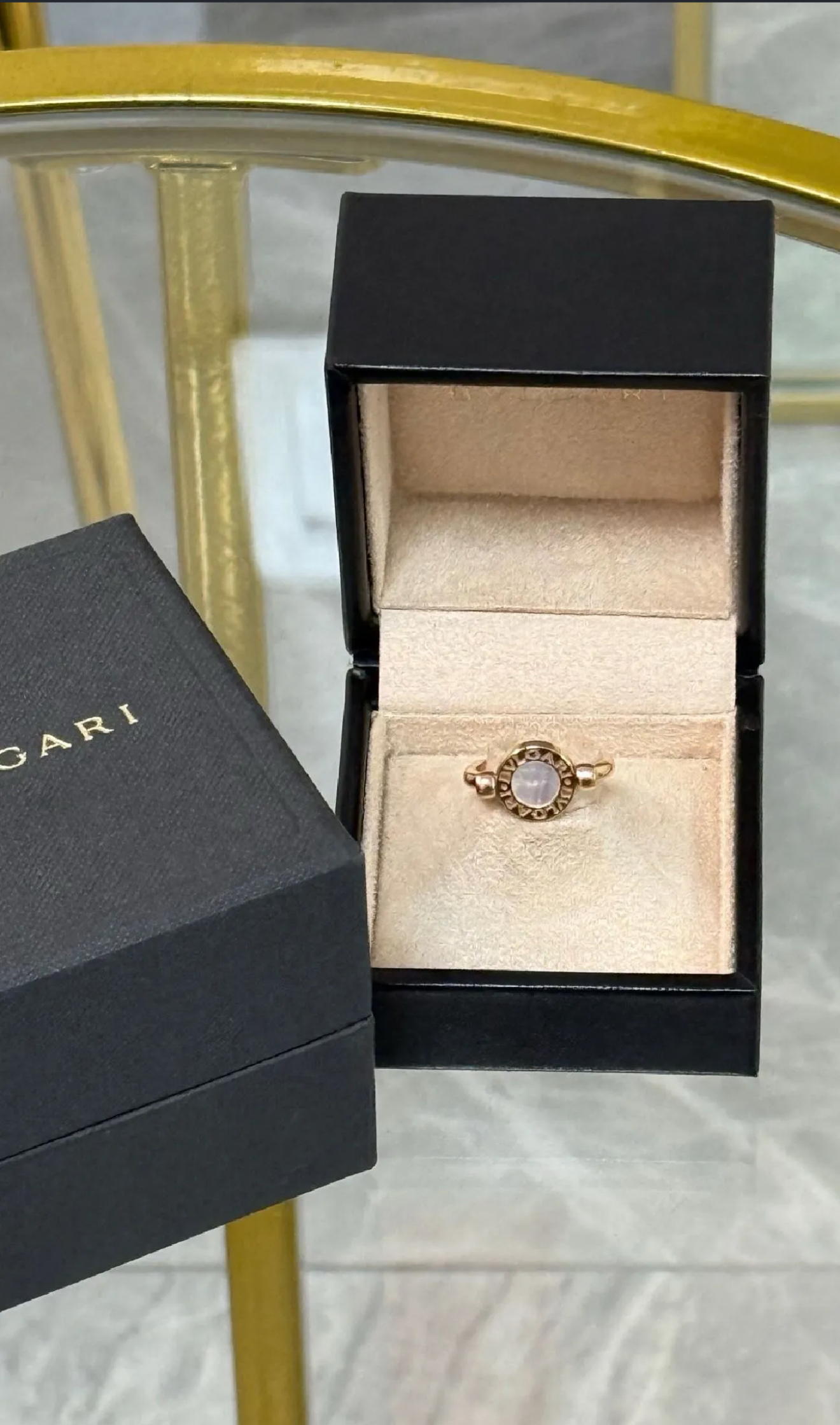 BVLGARI ANILLO ORO, ÓNIX Y MADREPERLA TALLA 5.5