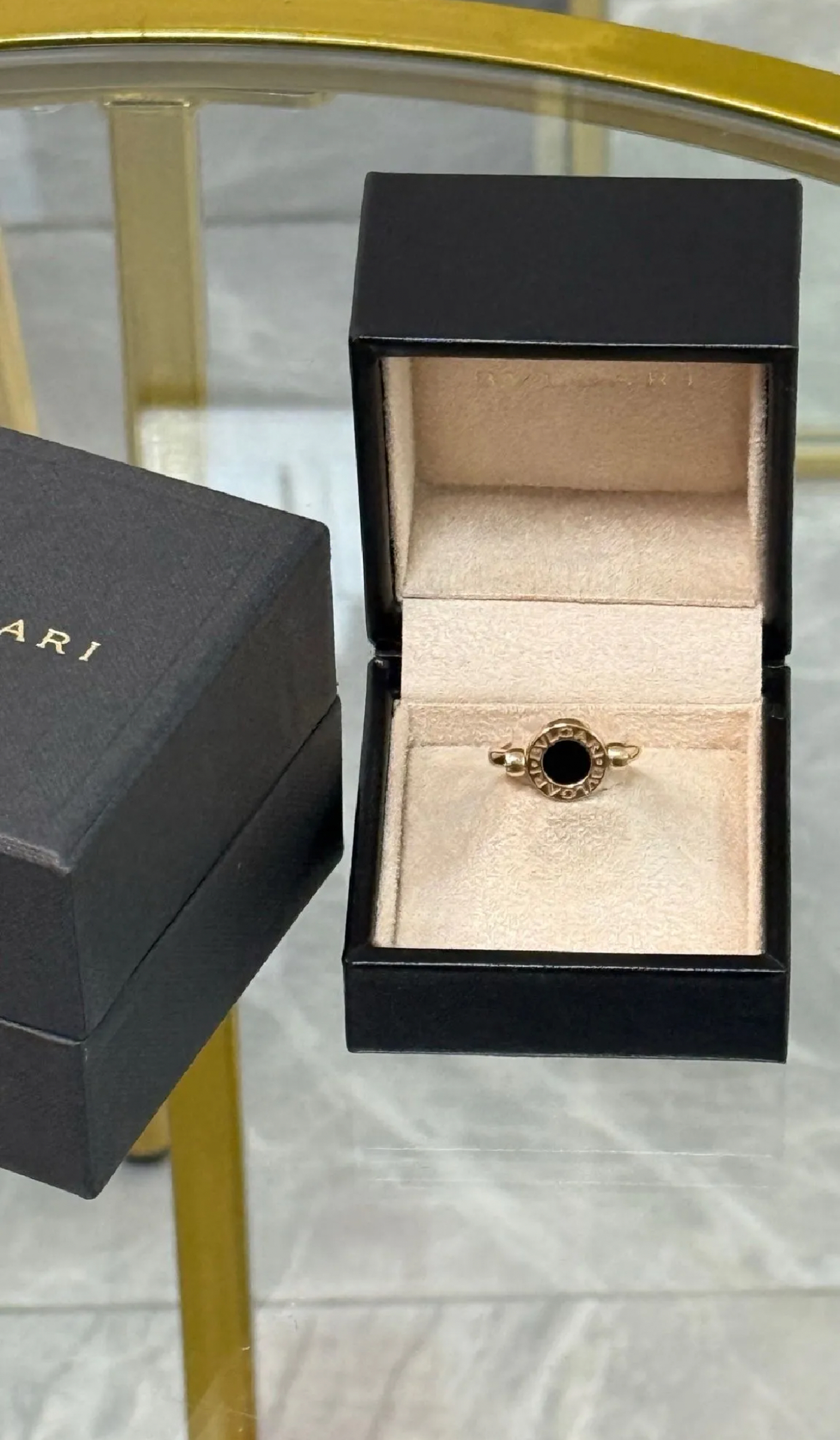 BVLGARI ANILLO ORO, ÓNIX Y MADREPERLA TALLA 5.5