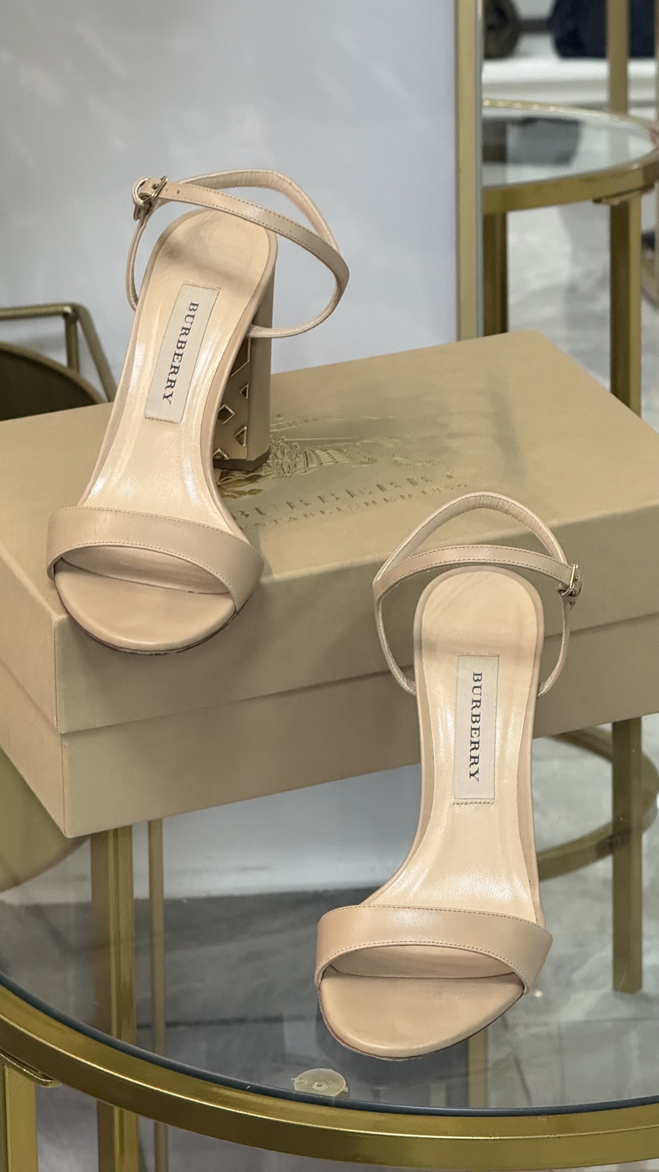 Burberry Heeled sandals talla 37