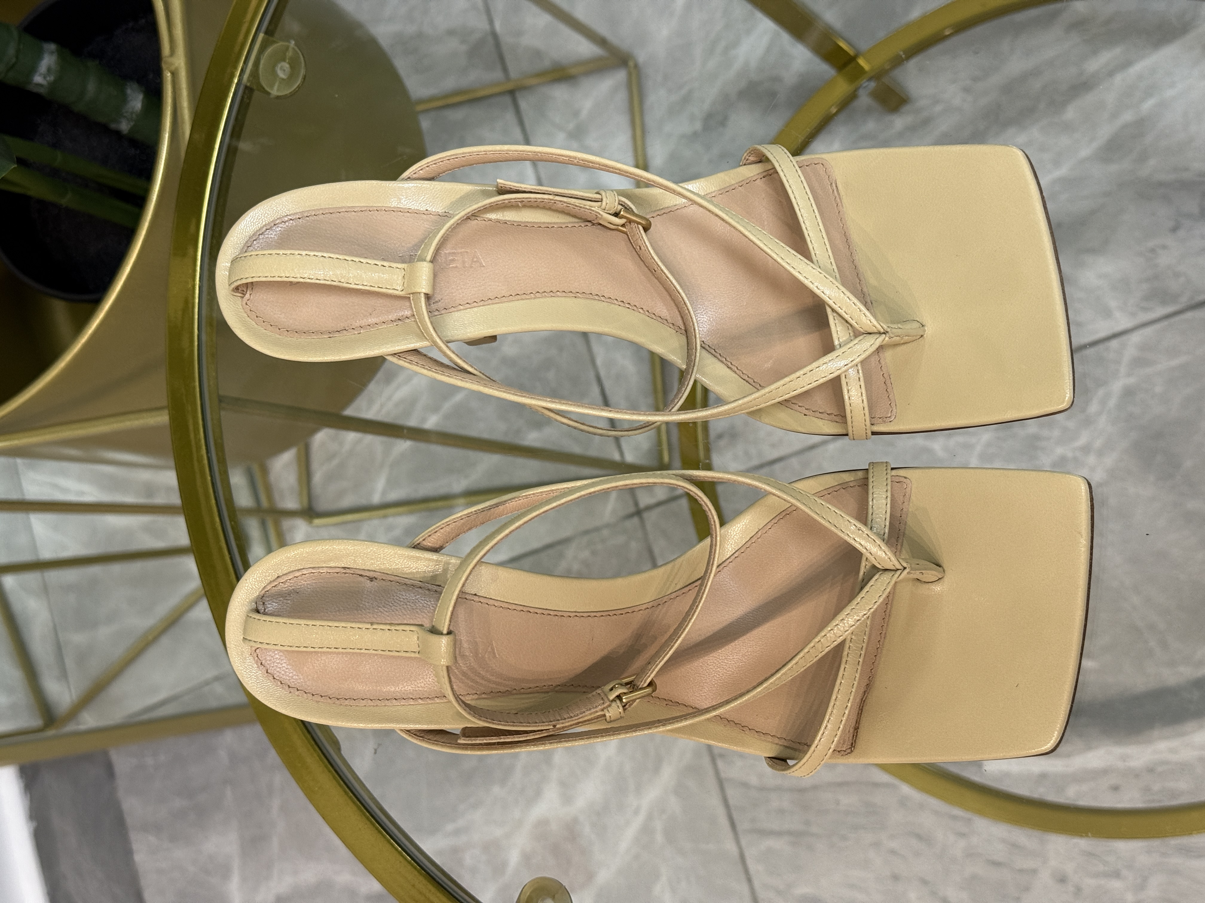 BOTTEGA VENETA SANDALS TALLA 39 (7.5/8) NUDE