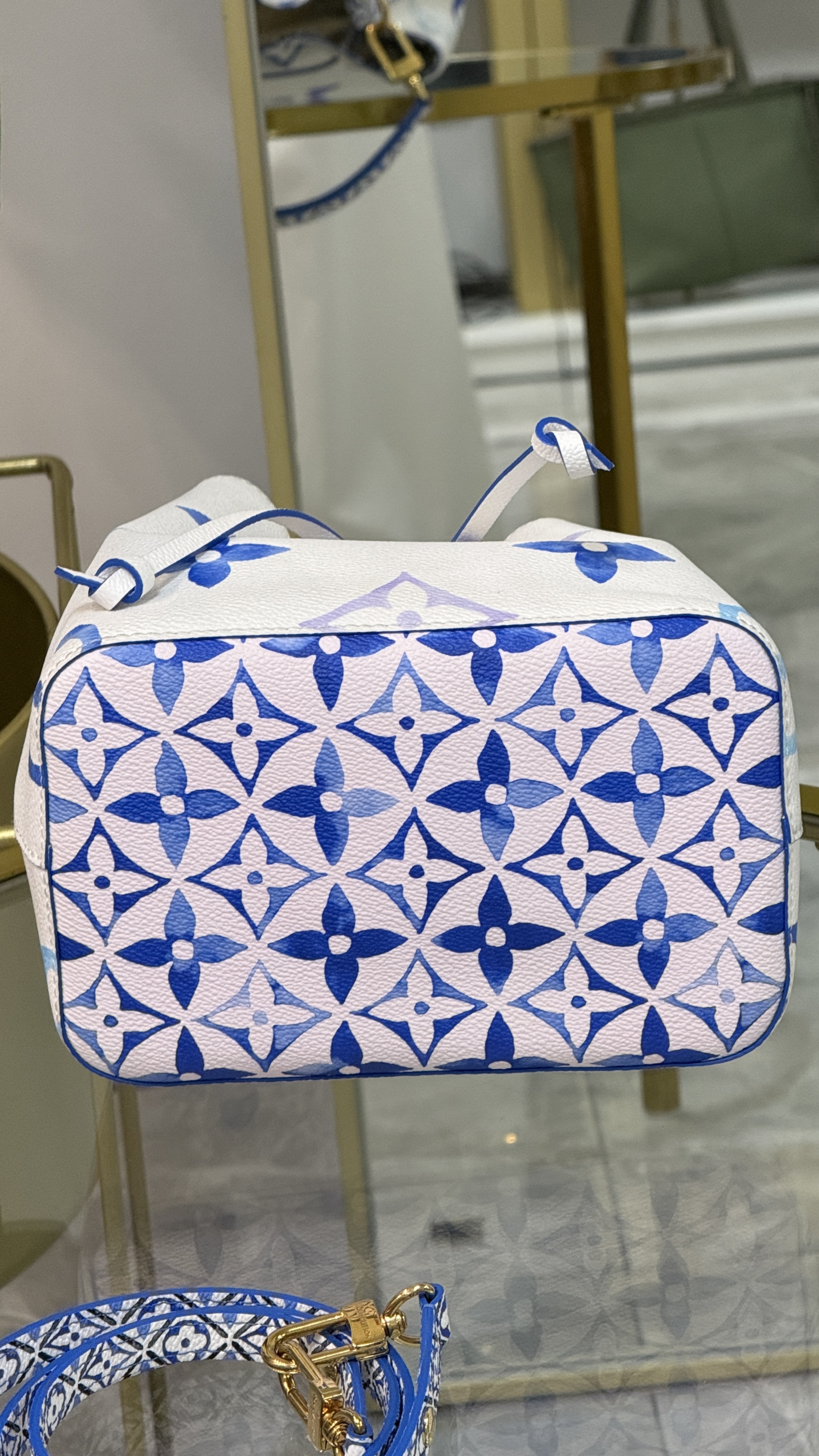 LOUIS VUITTON NEO NOE BB
