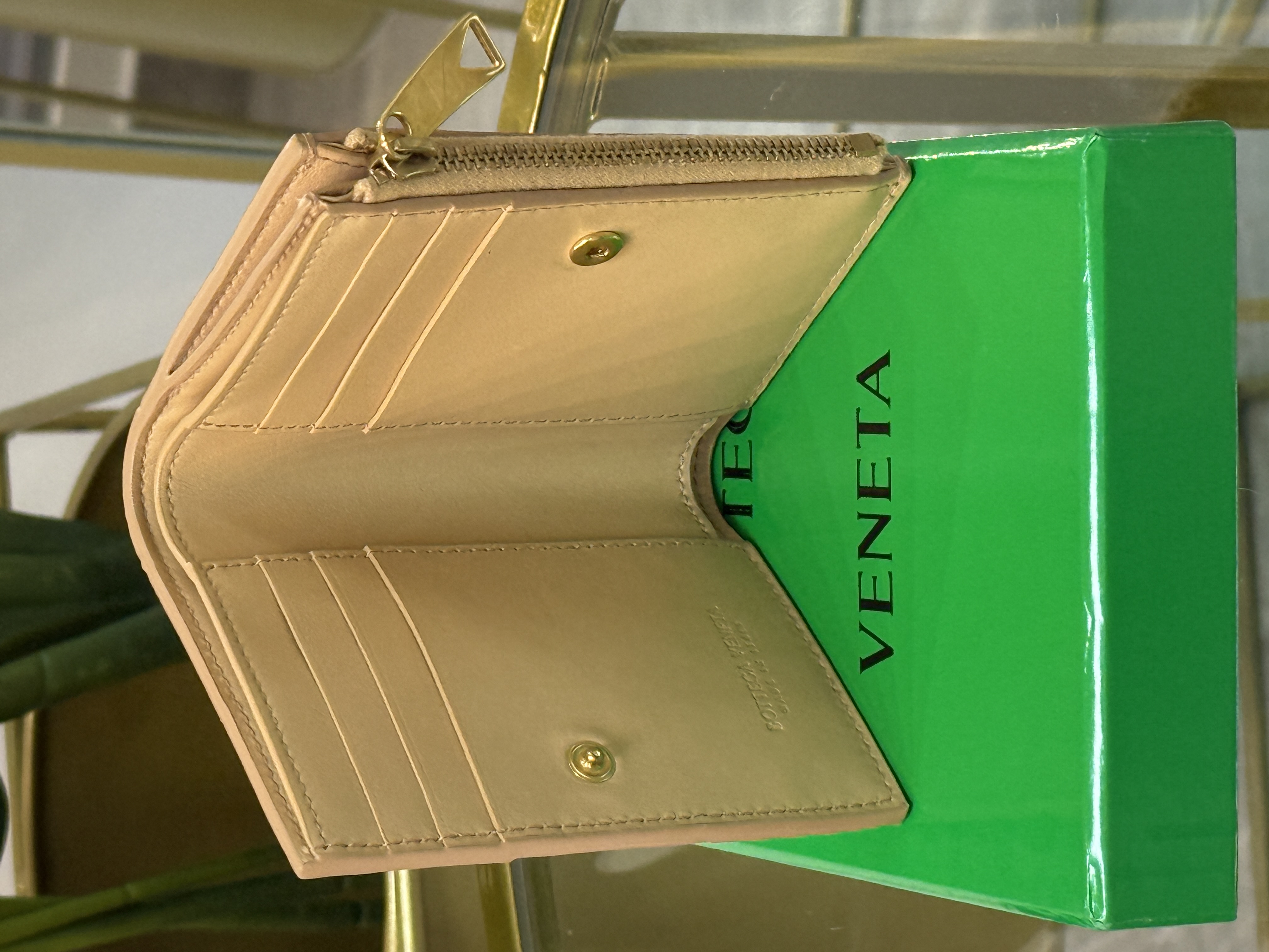 BOTTEGA VENETA WALLET COMPACTO SIN USO 