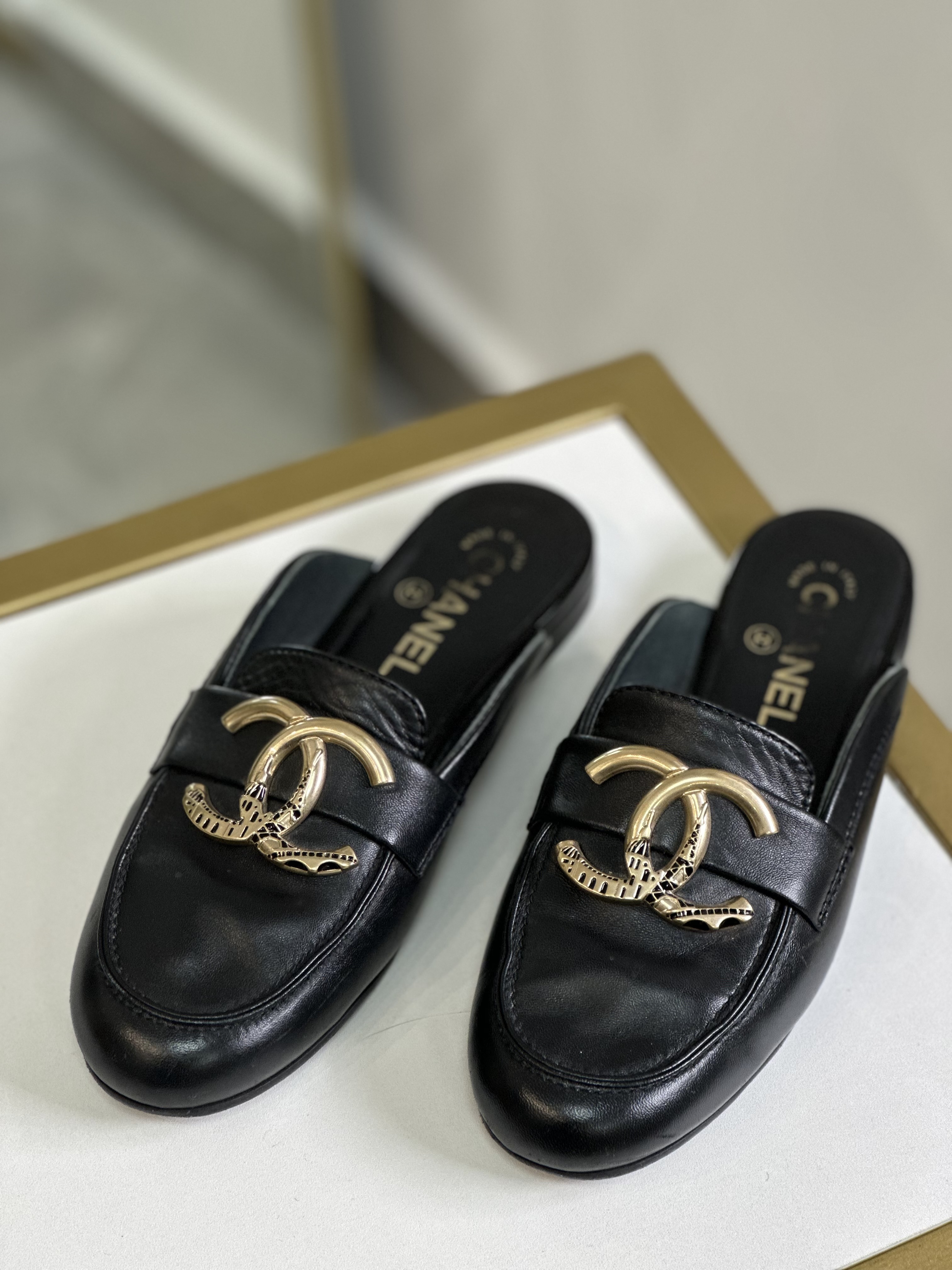 CHANEL TALLA 37.5 (6/6.5)