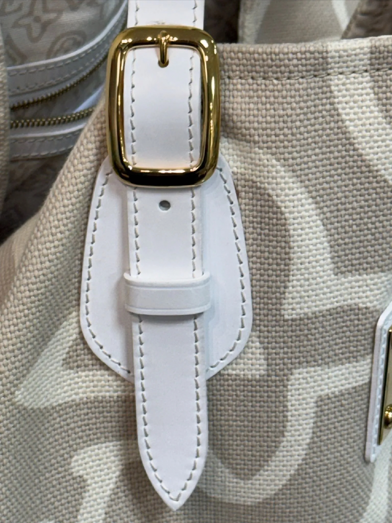 LOUIS VUITTON SHOPPER