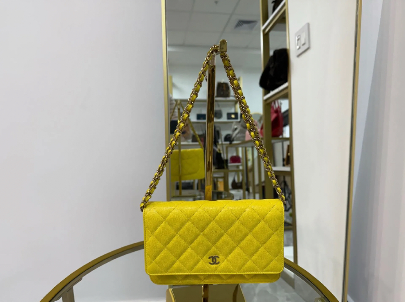 Chanel wallet on chain amarillo 