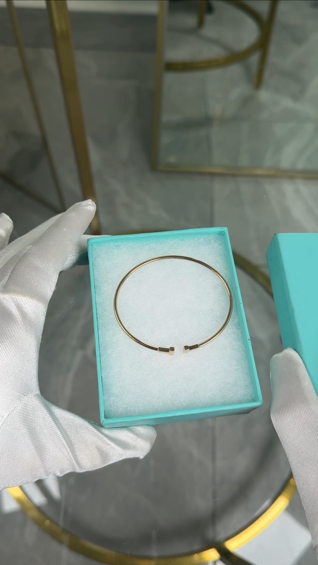 TIFFANY & CO WIRE BRACELET SMALL 18K