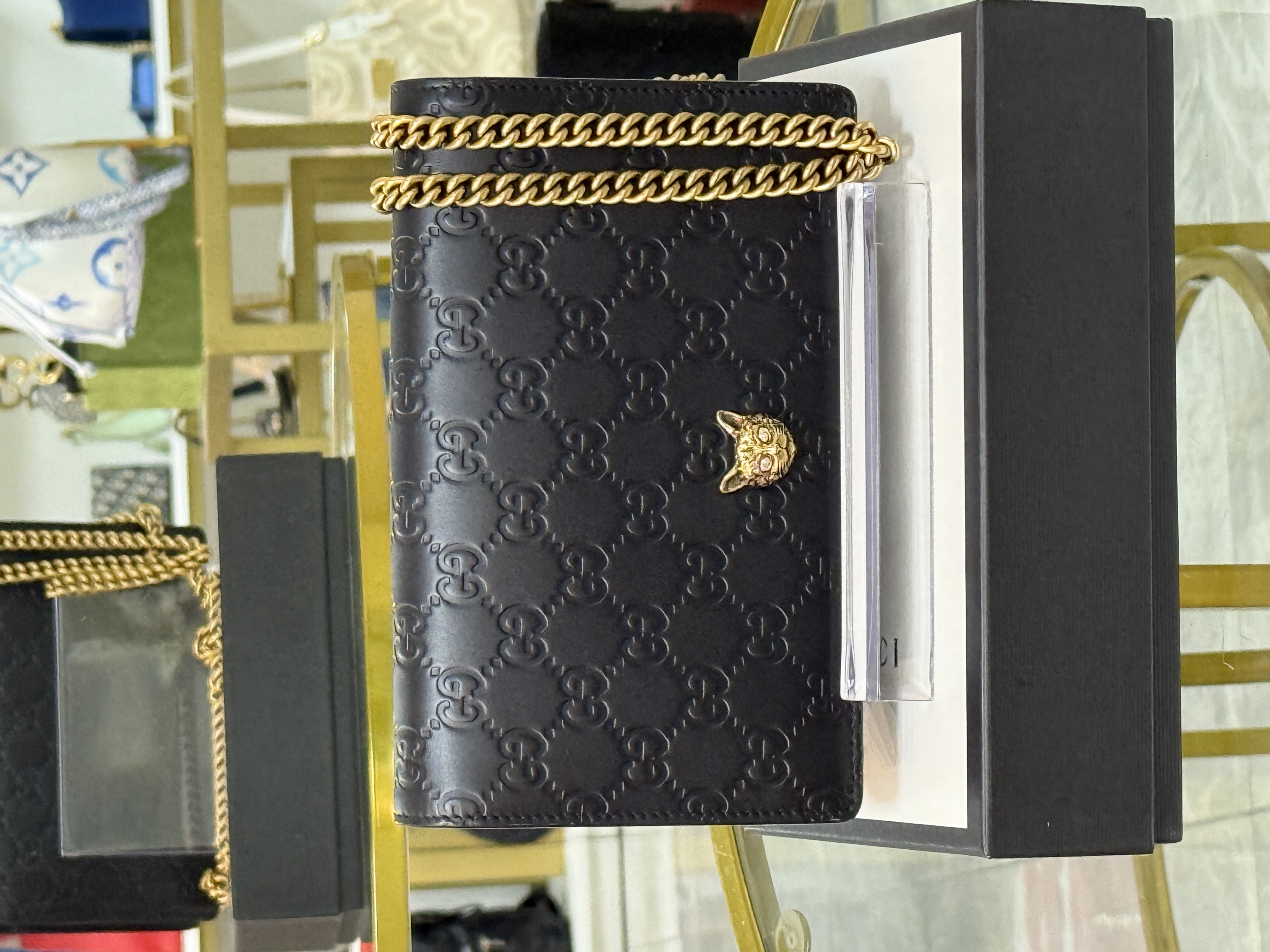 GUCCI WALLET ON CHAIN