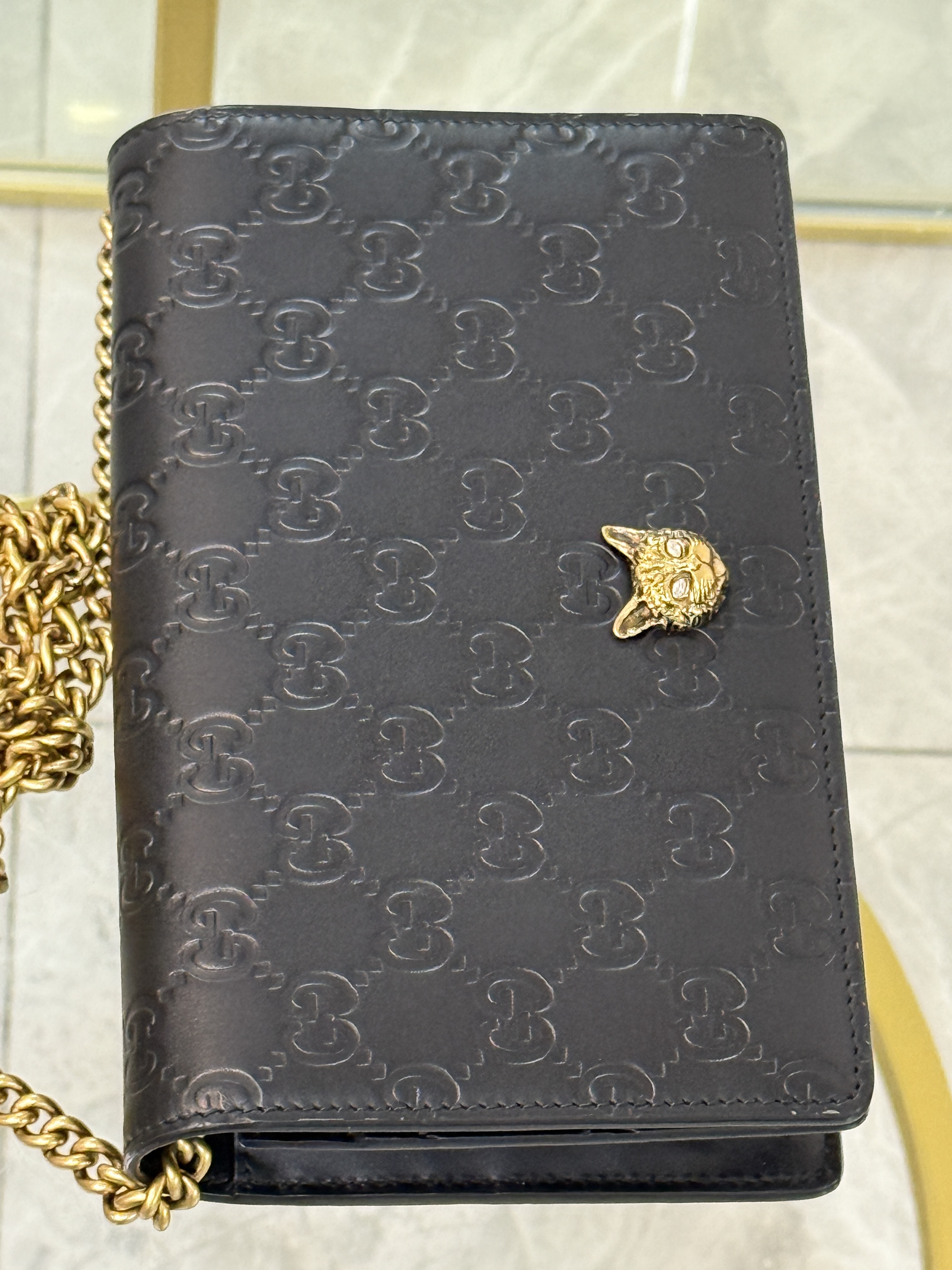 GUCCI WALLET ON CHAIN