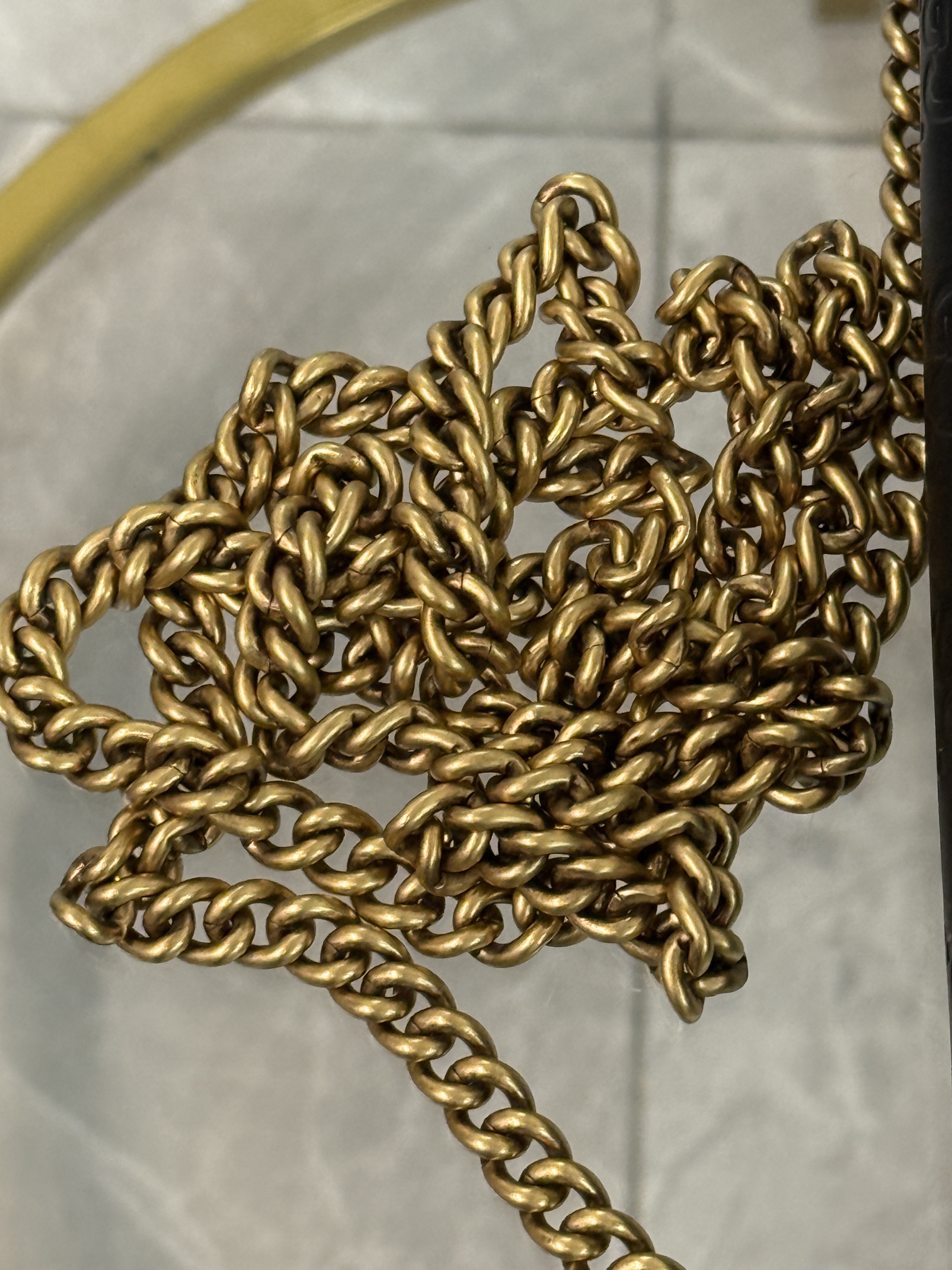GUCCI WALLET ON CHAIN