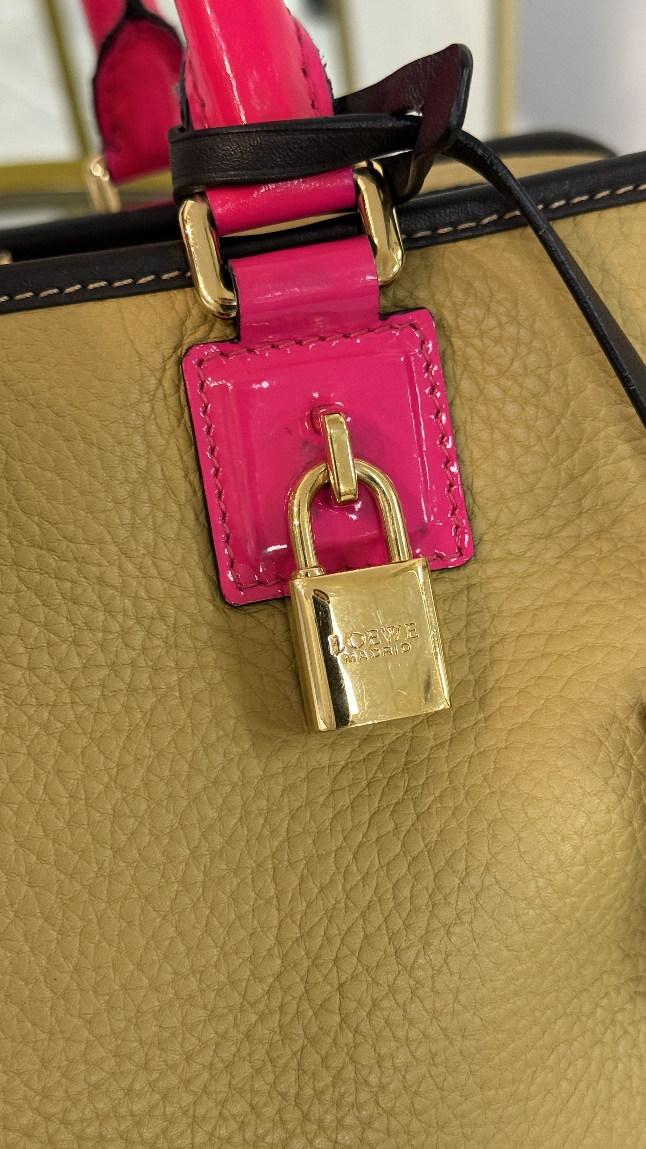 LOEWE AMAZONA