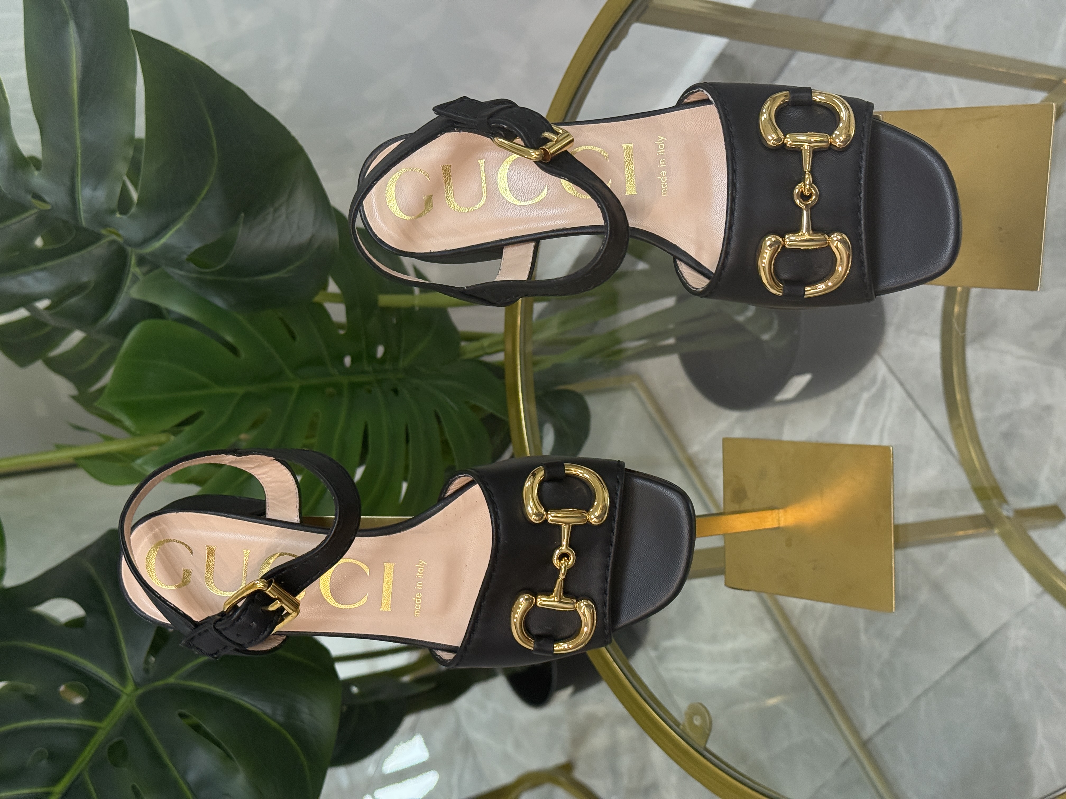 GUCCI SANDALS TALLA 35.5 (SIN USO)