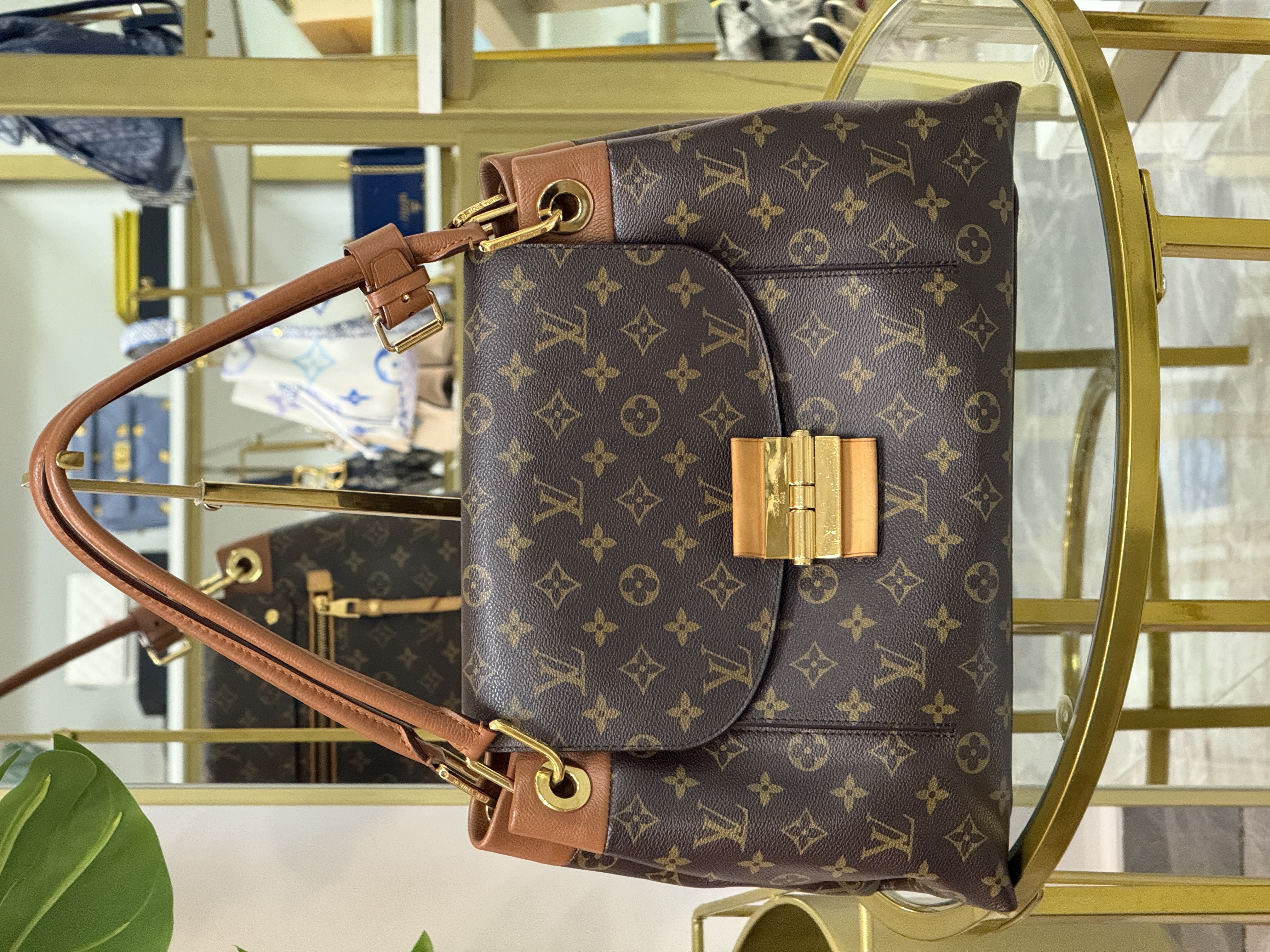 LOUIS VUITTON SHOULDER