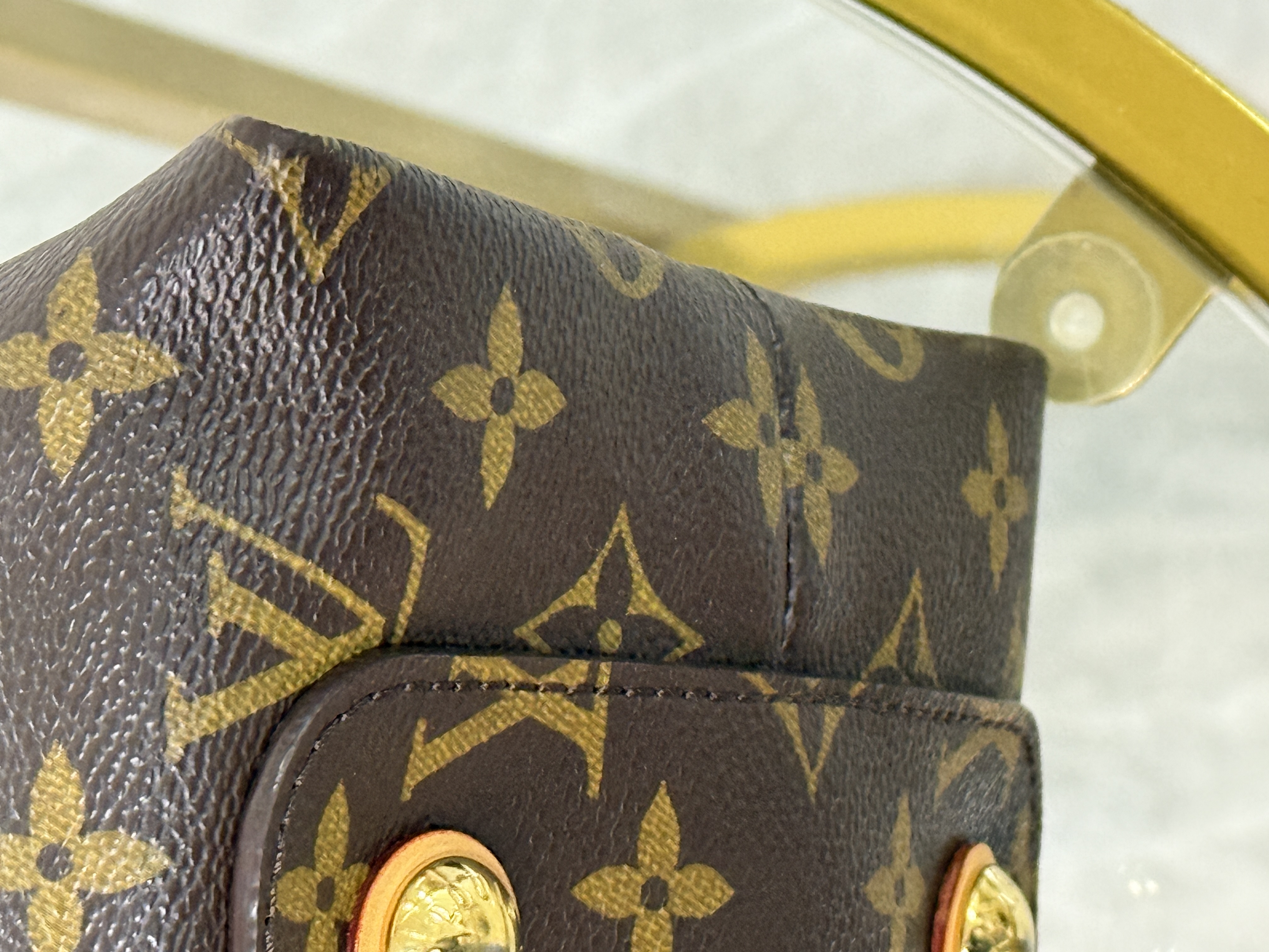 LOUIS VUITTON SHOULDER