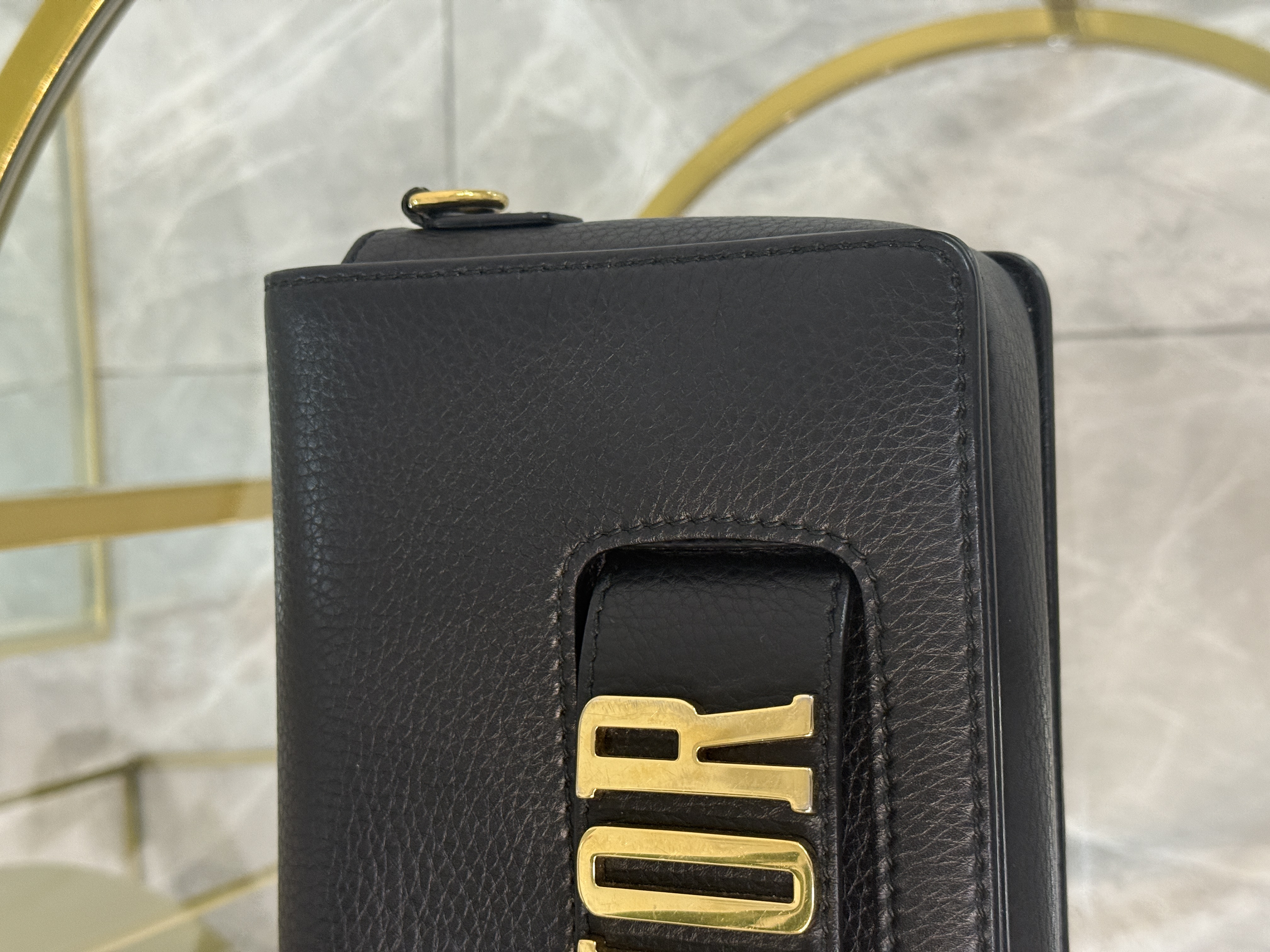 Dior (R) Evolution Mediana