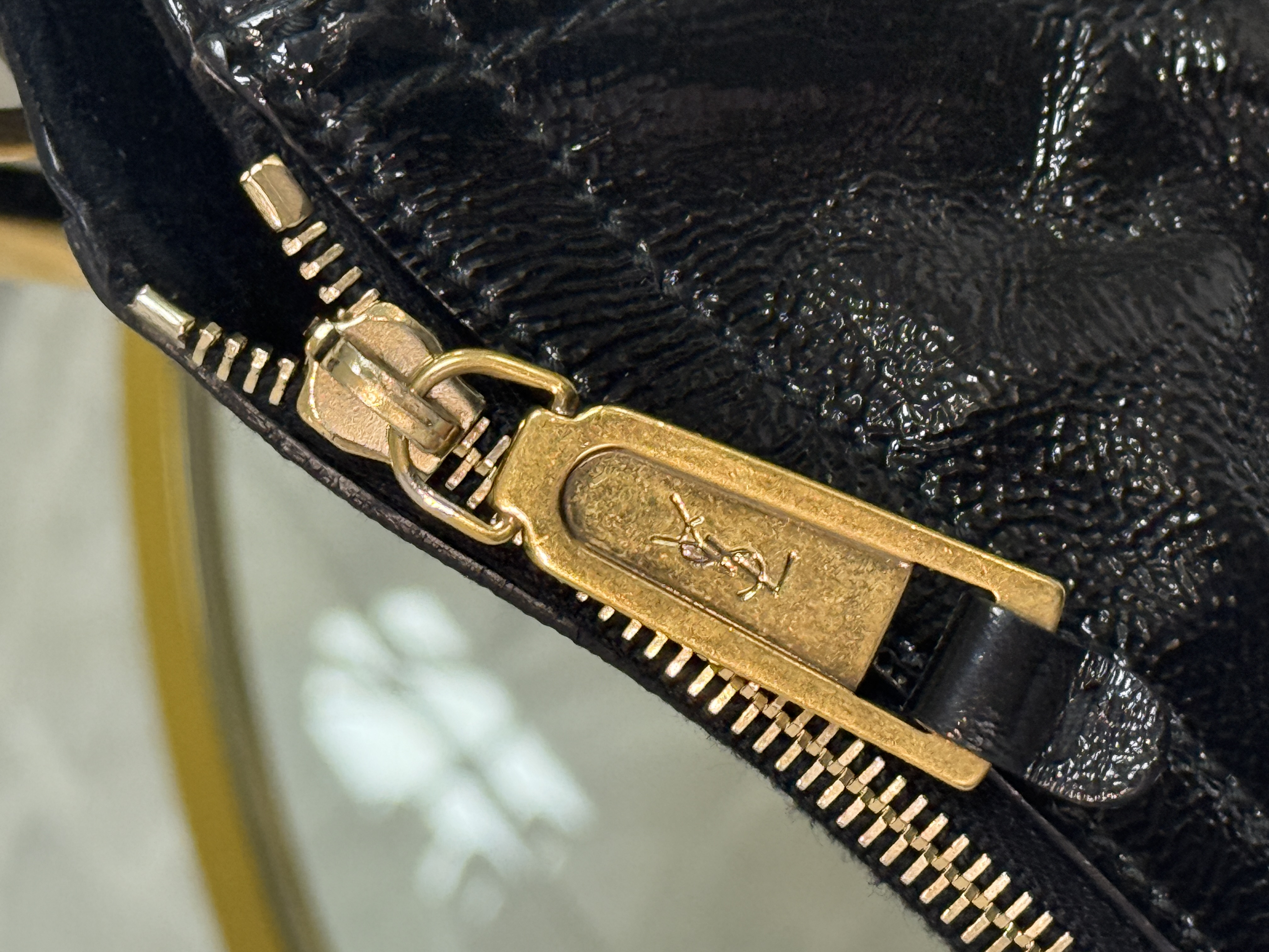 SAINT LAURENT SHOULDER BAG