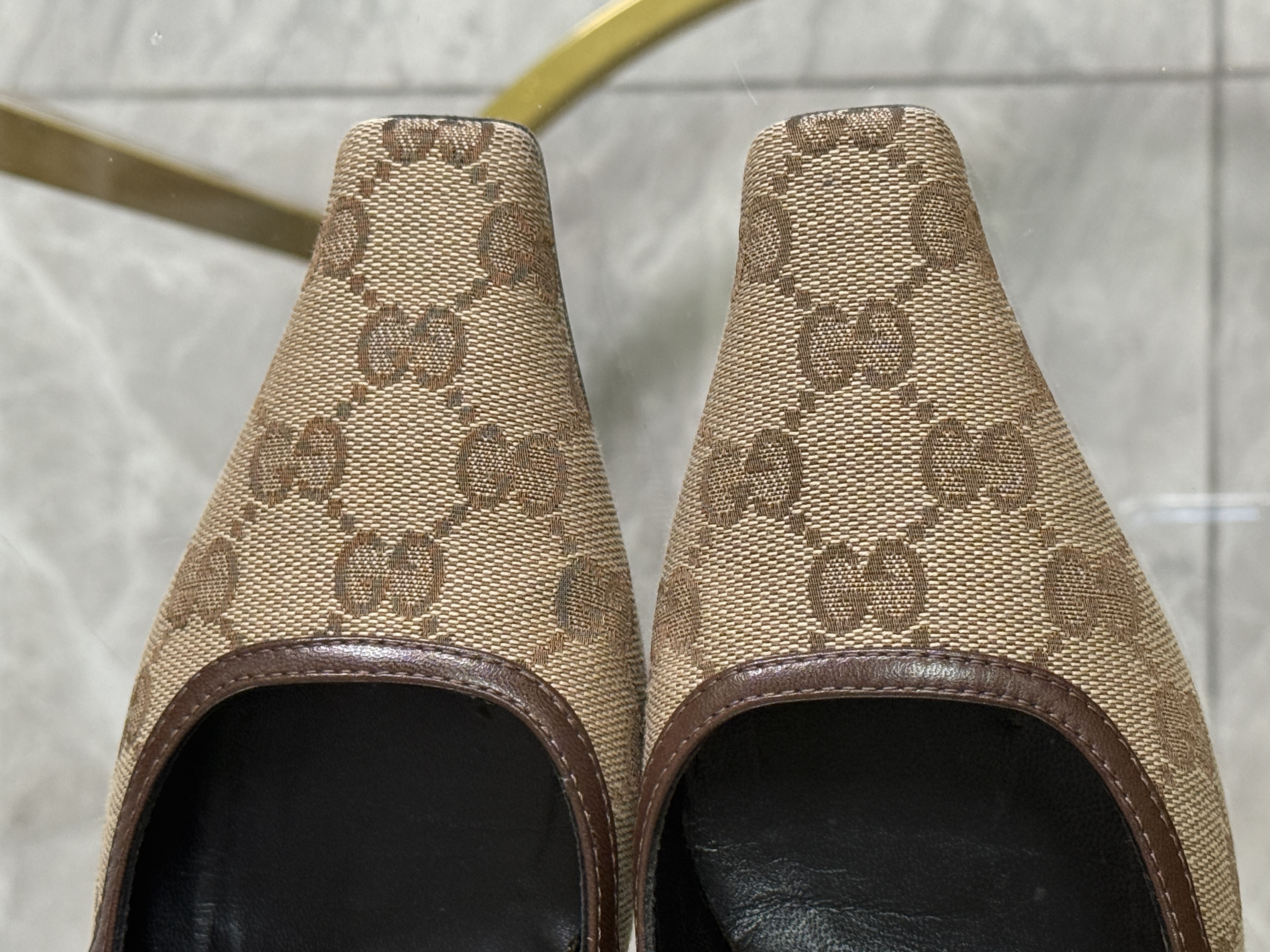 Gucci flat sling back Talla 35.5
