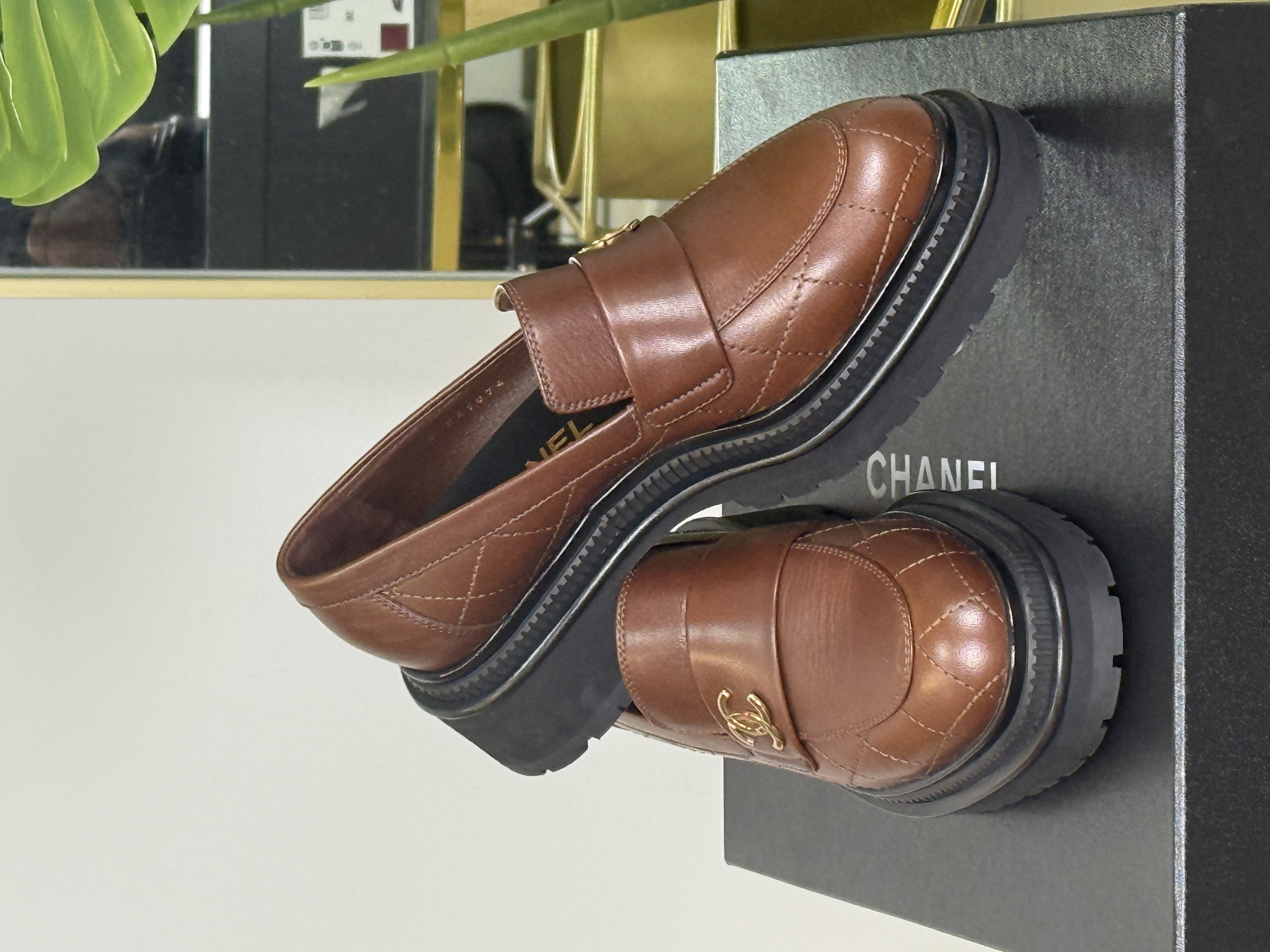 Chanel Loafers Talla 36 (5/5.5) 