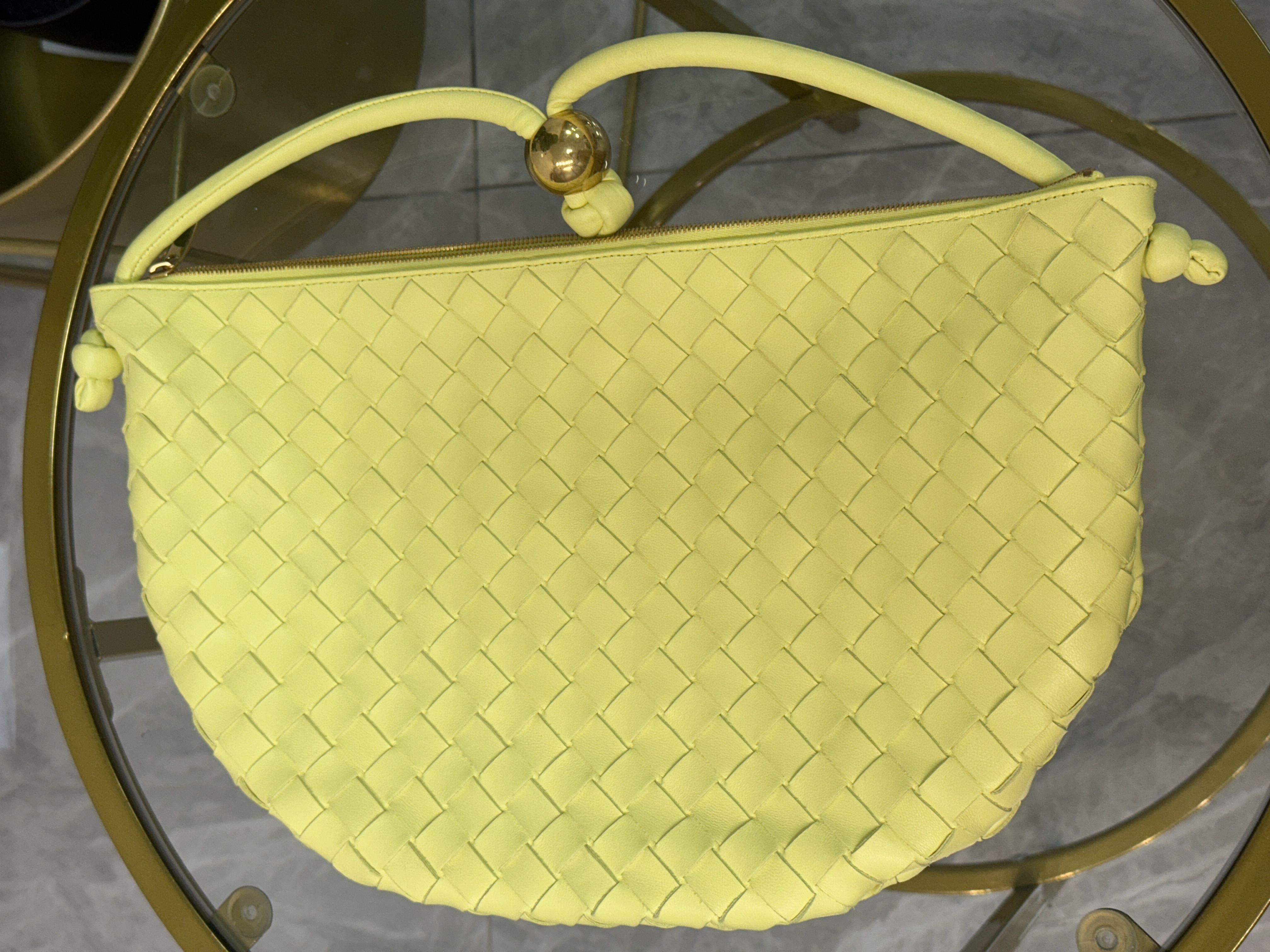 Bottega Veneta Turn Pouch sin uso