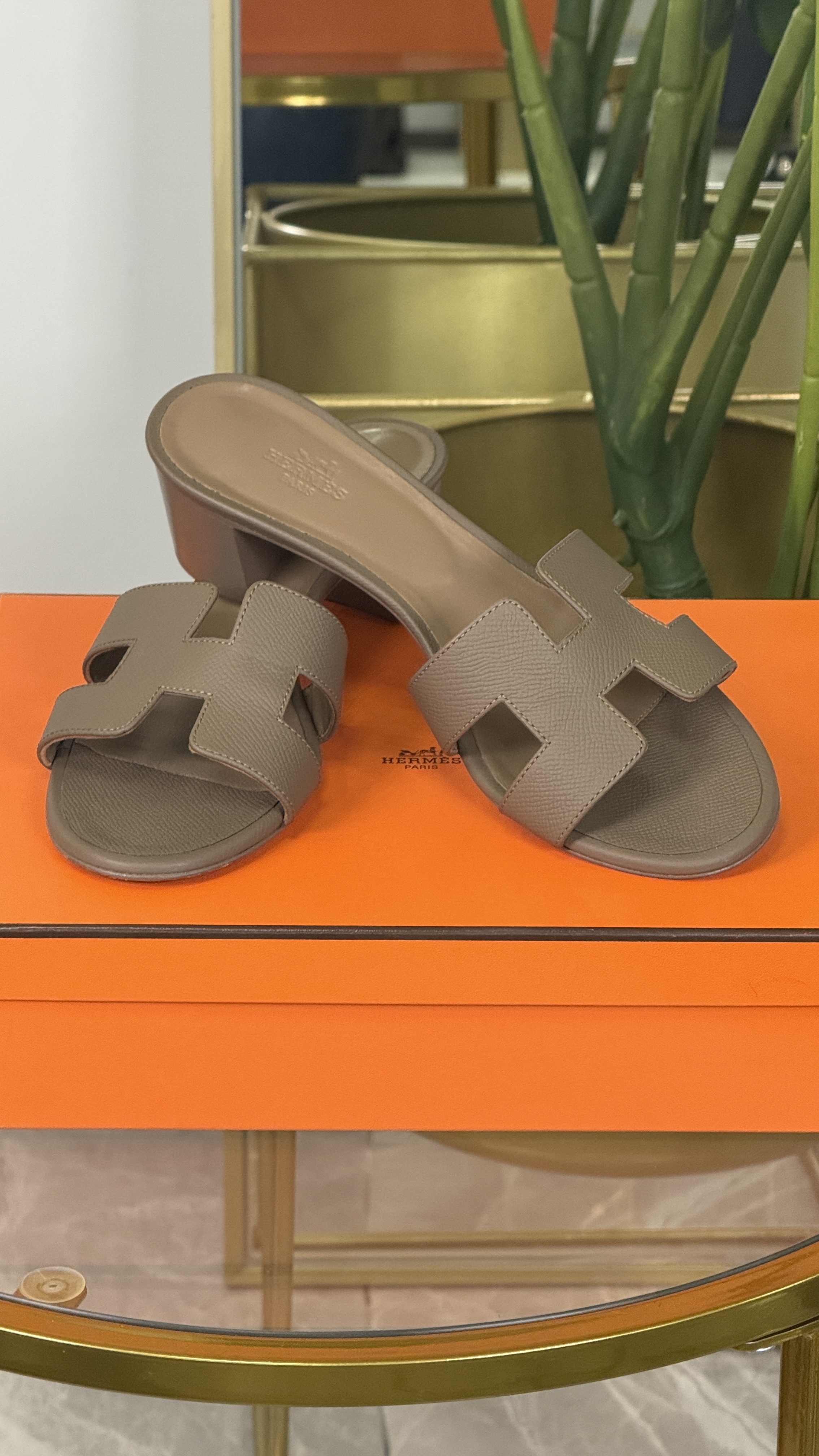 Hermès Oasis Sandals talla 39 (8.5)