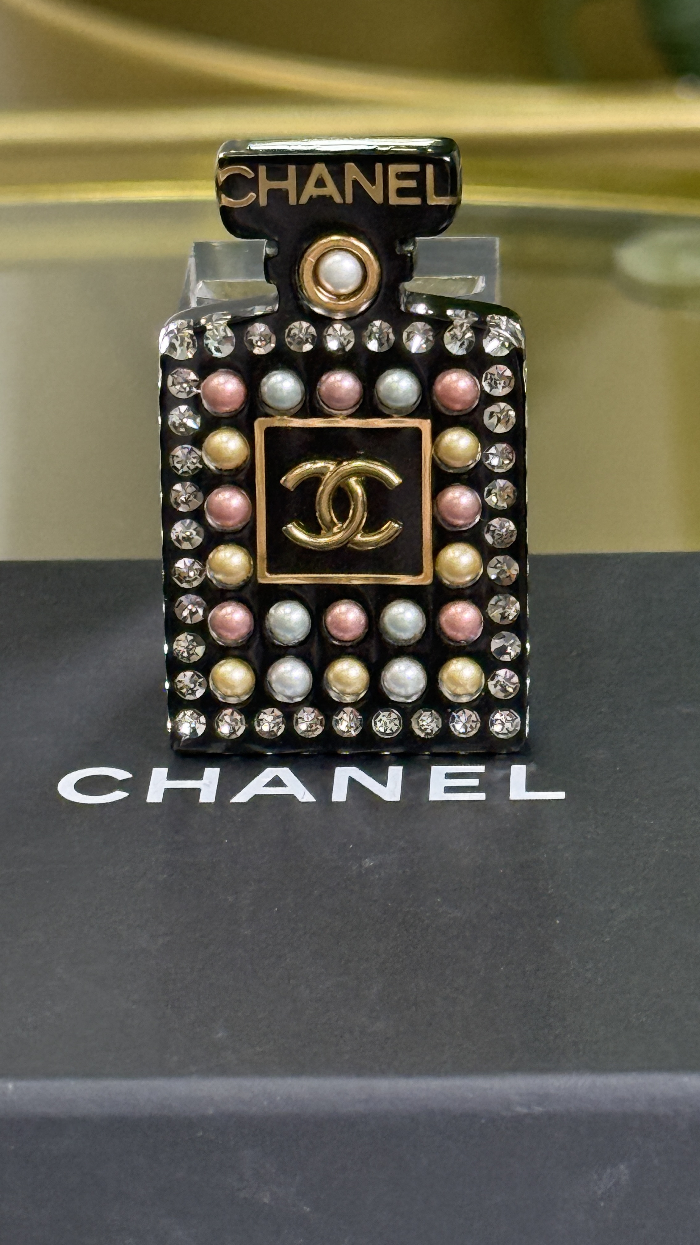 Chanel Broche 