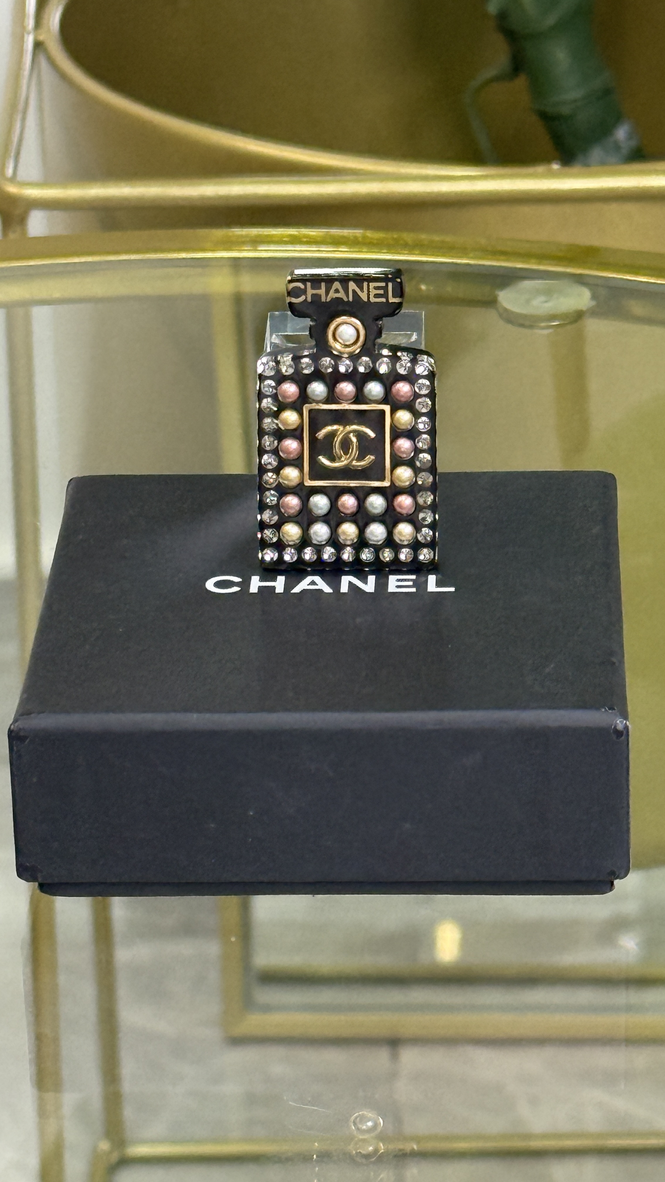 Chanel Broche 