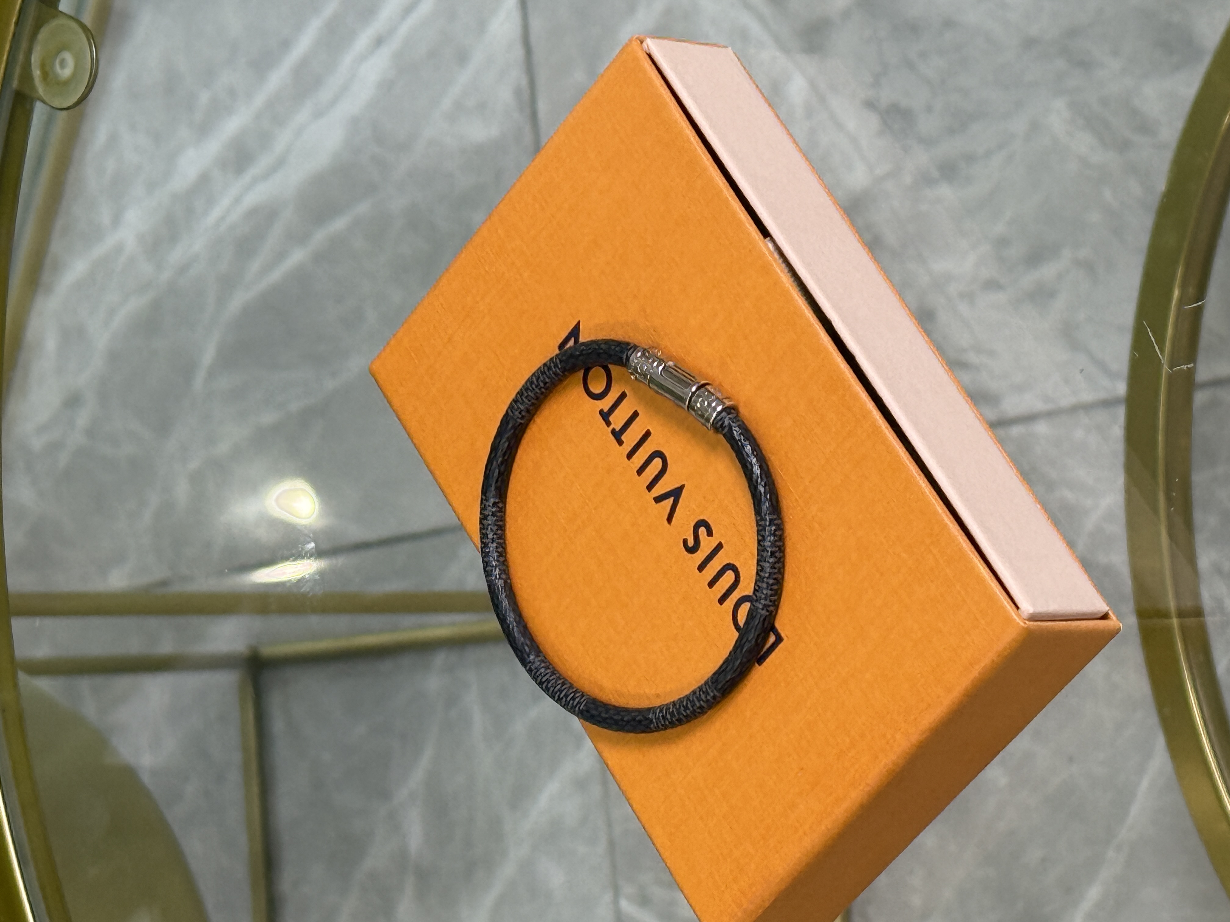 Louis Vuitton Keep It Graphite 