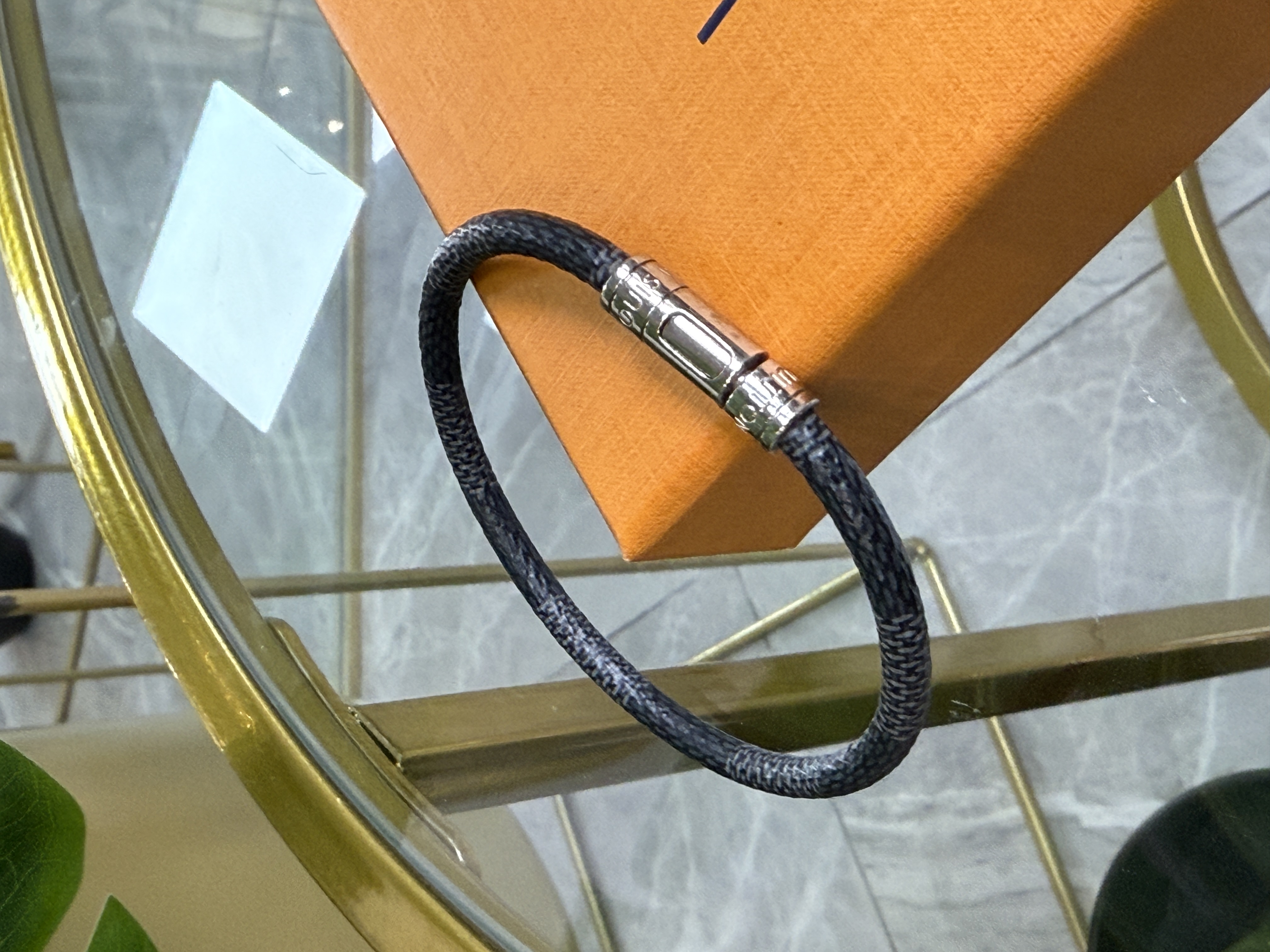 Louis Vuitton Keep It Graphite 