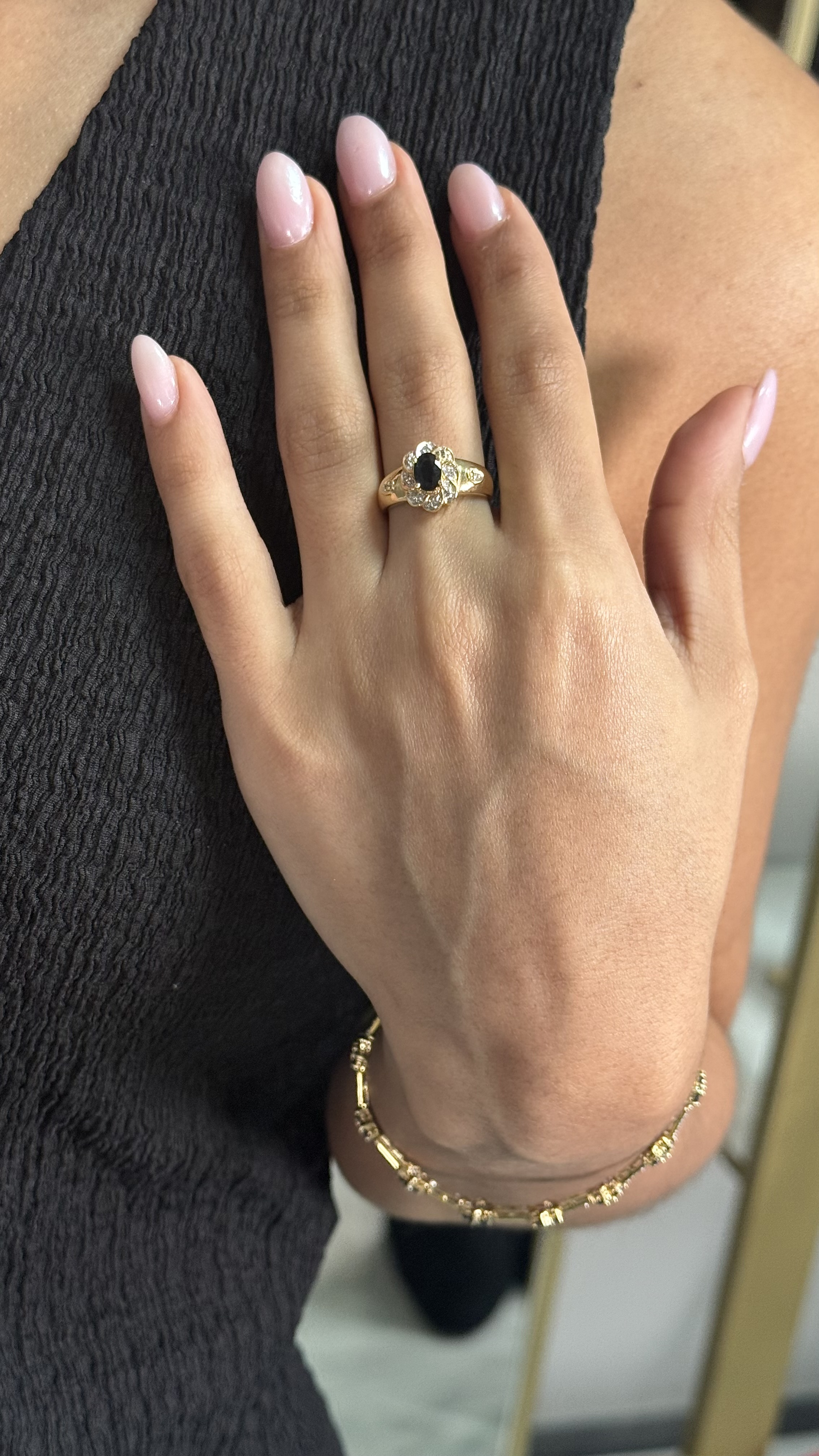 Anillo oro 14kt, zafiro azul y diamantes