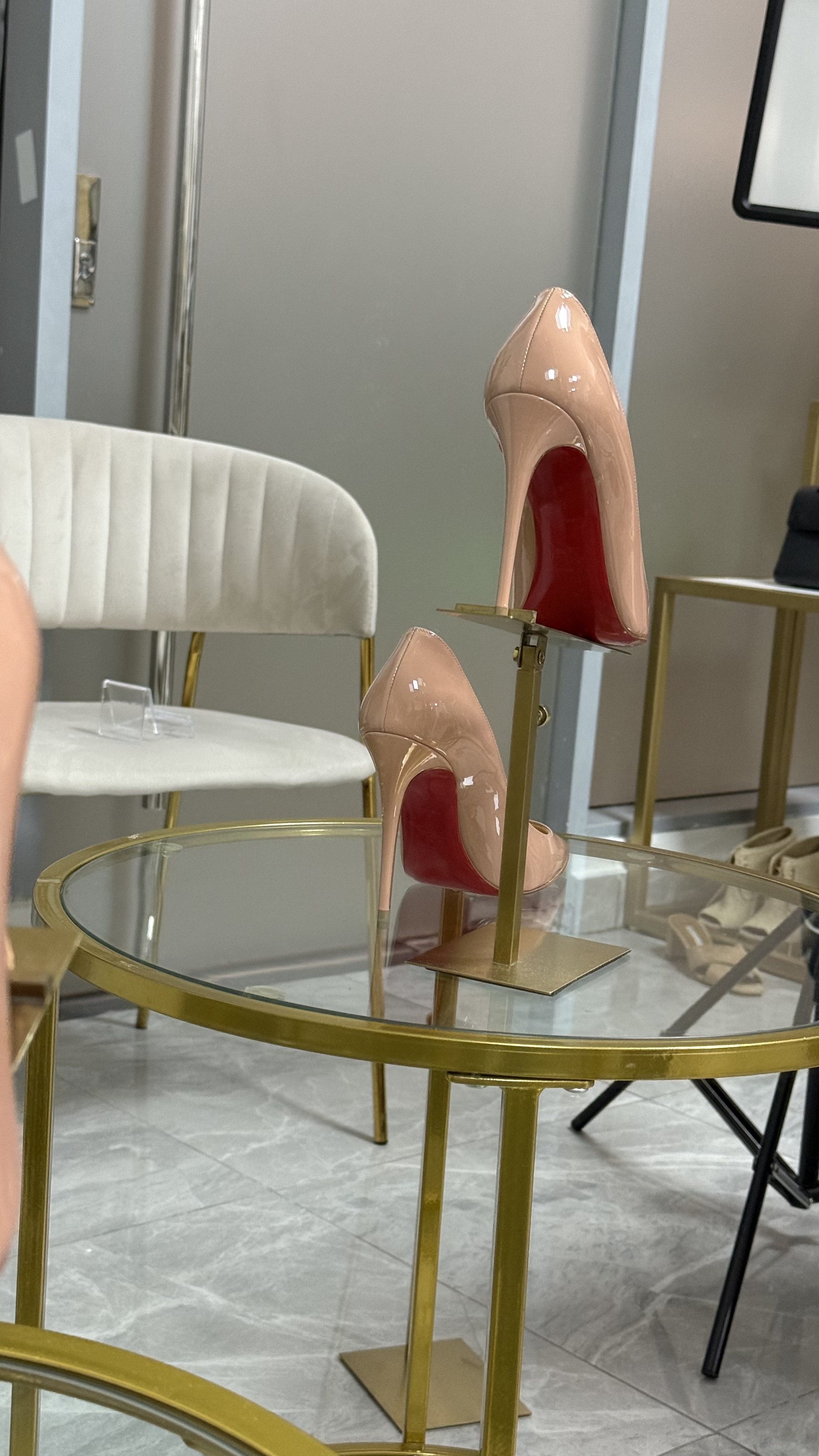 Louboutin Nude Pumps Talla 36