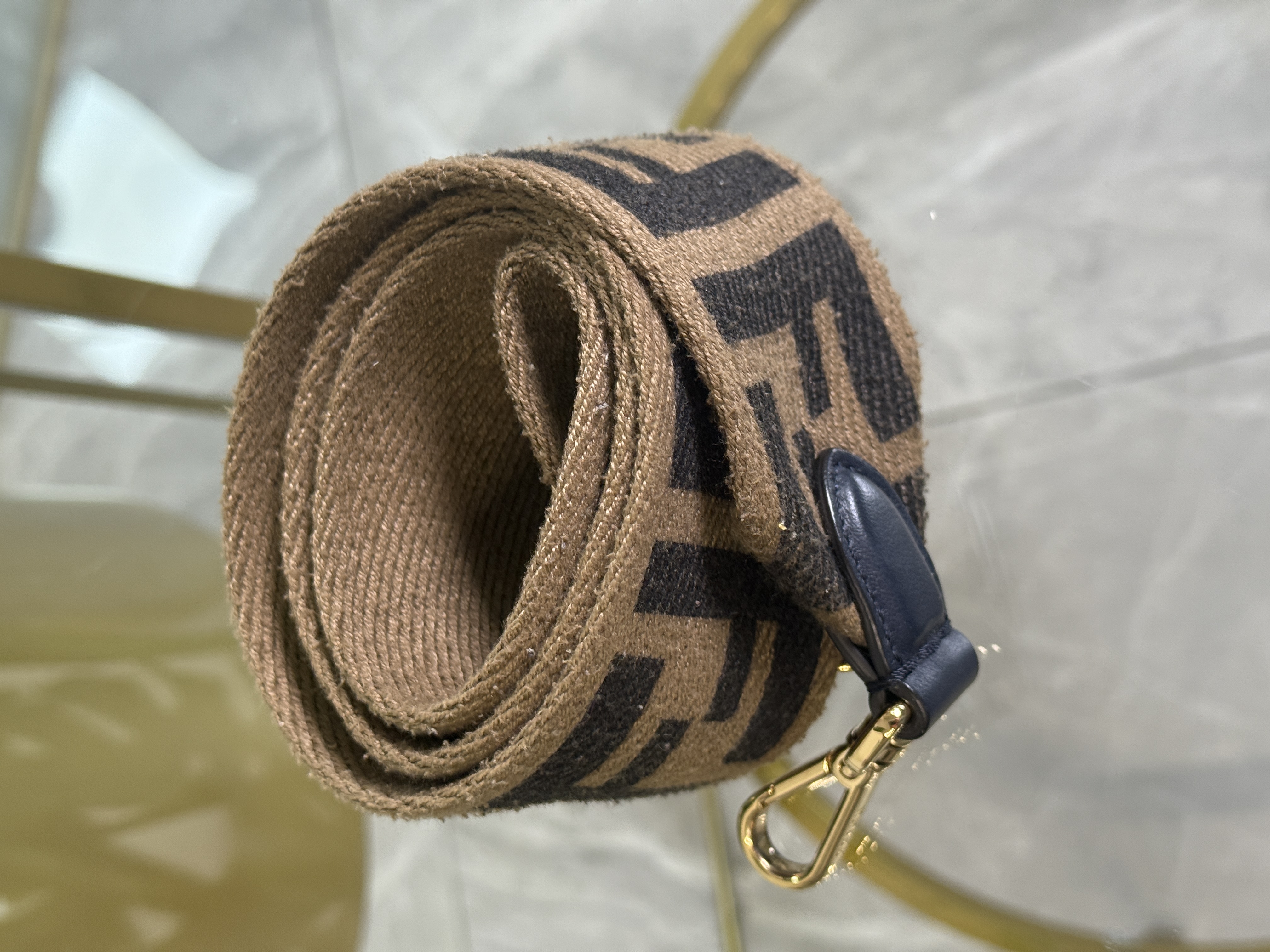 Fendi Tote con Strap