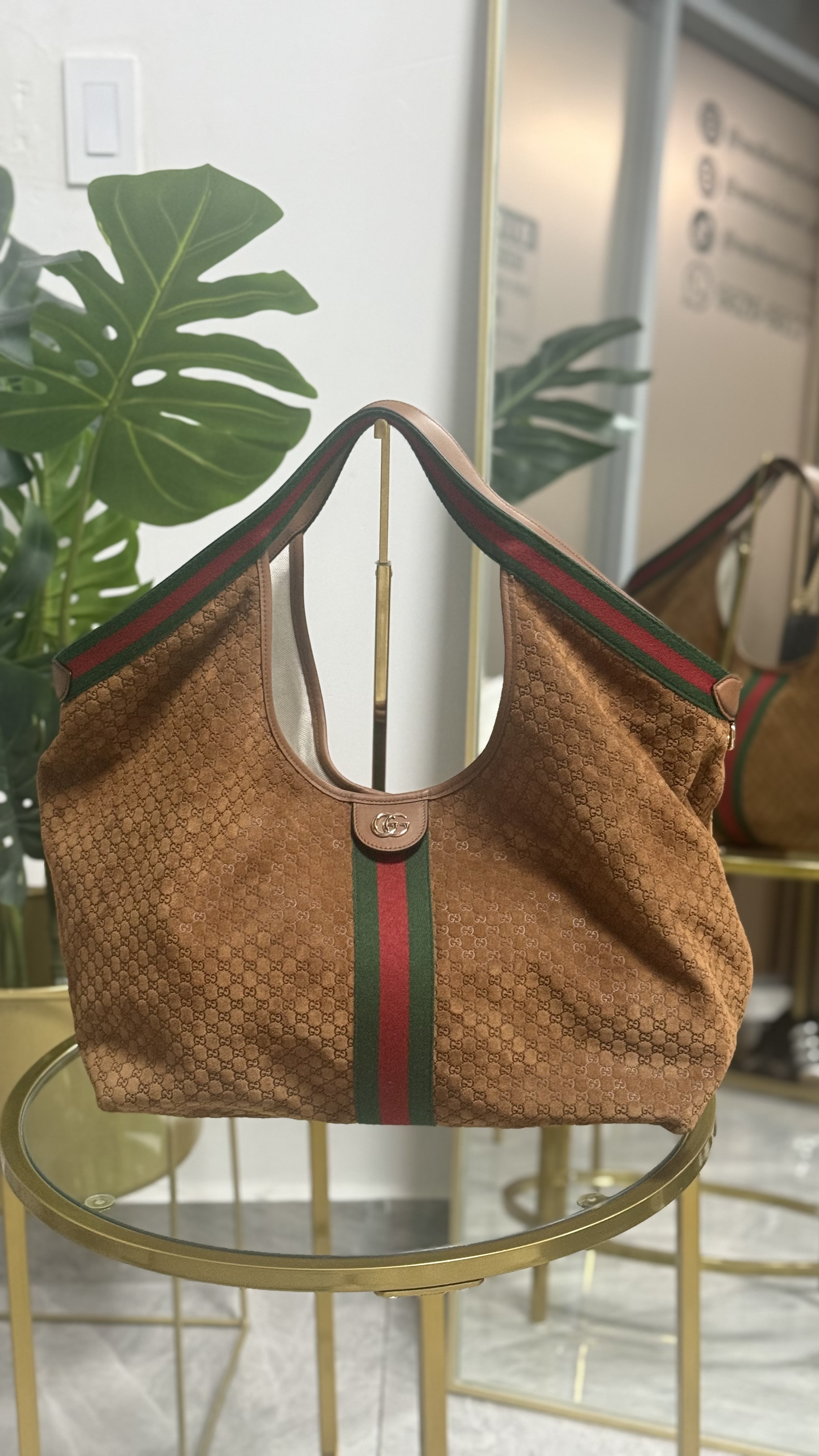 Gucci Giglio Tote Sin Uso