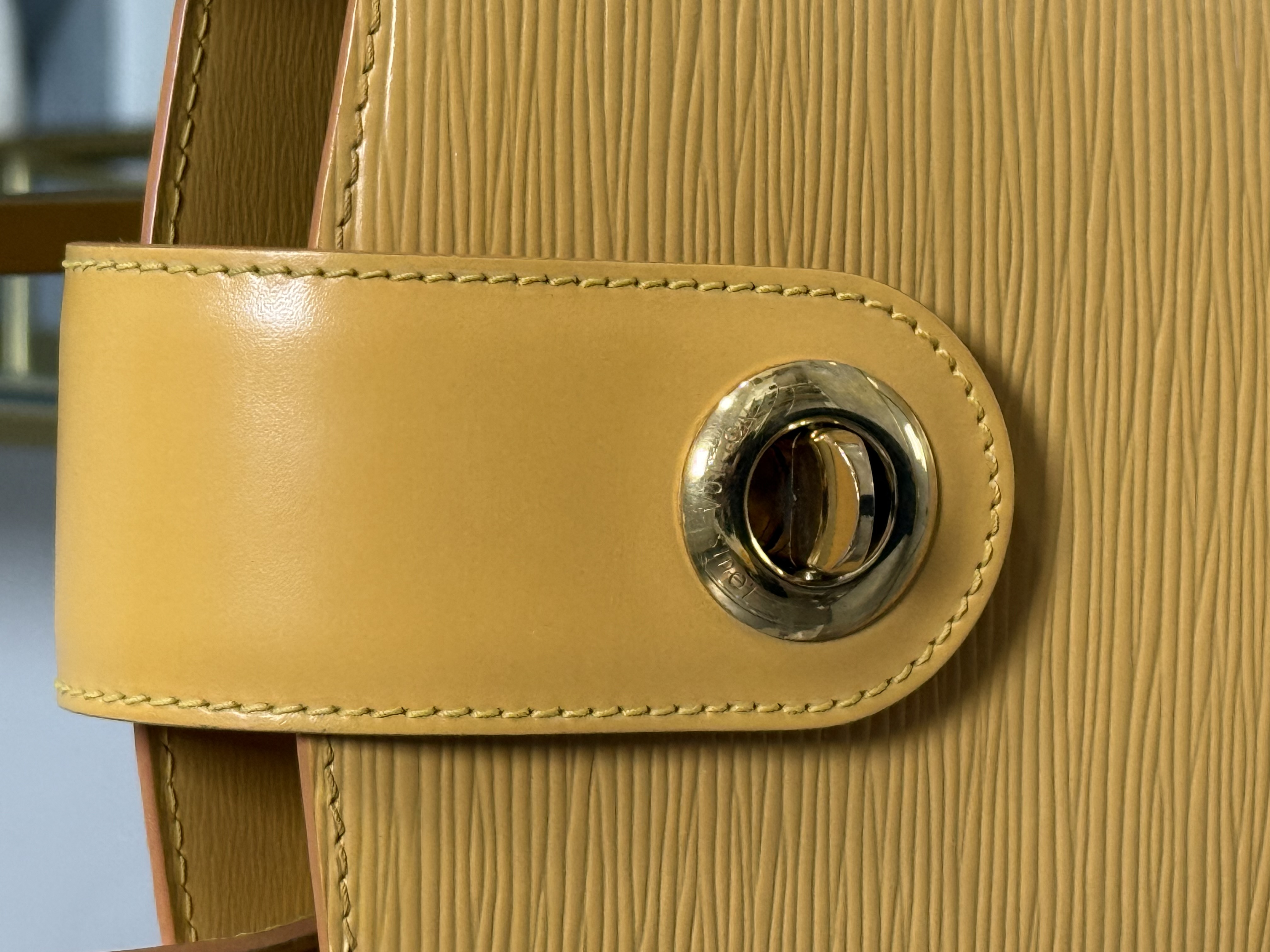 Louis Vuitton Crossbody/Shoulder 