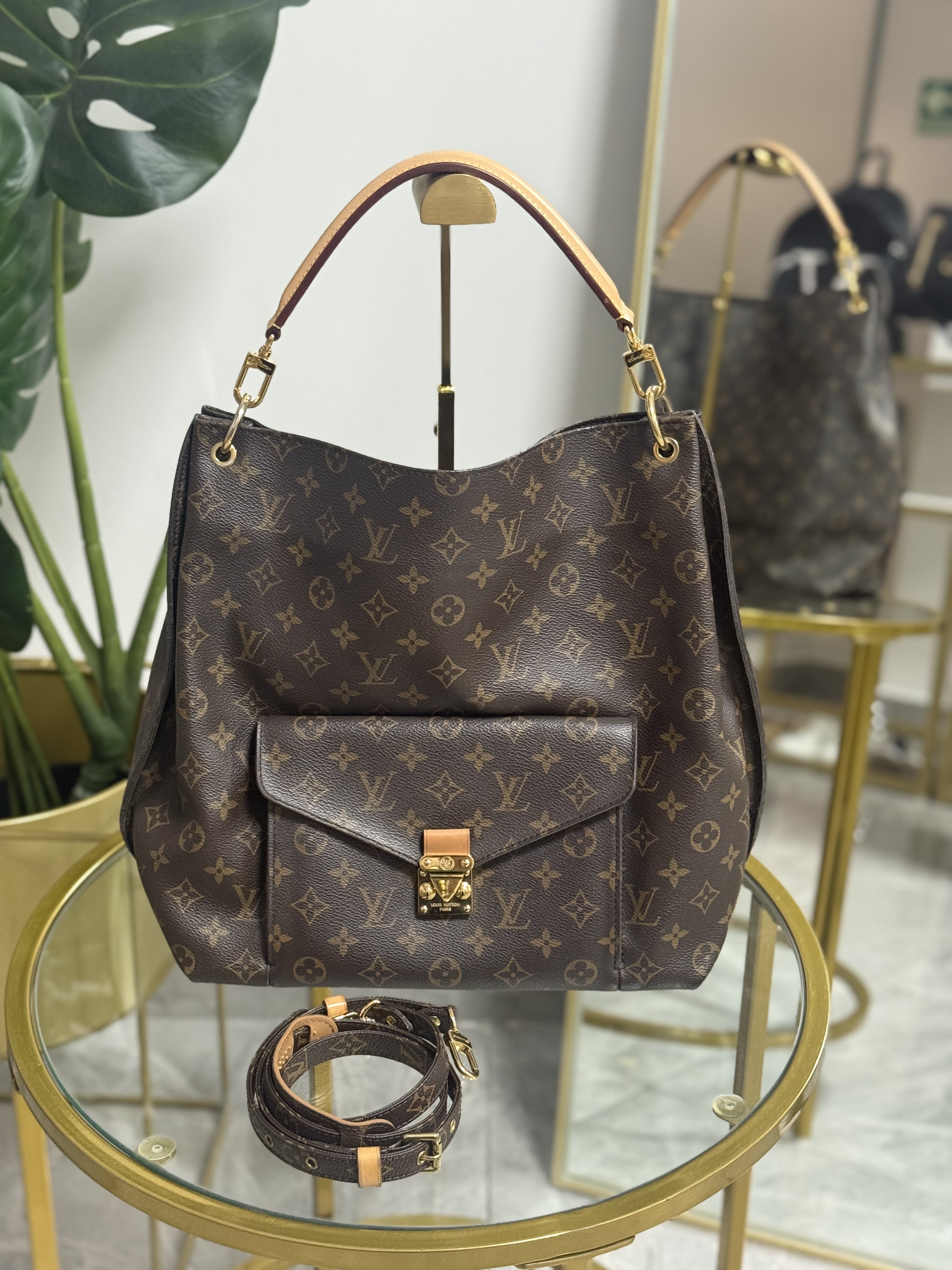 Louus Vuitton Metis 