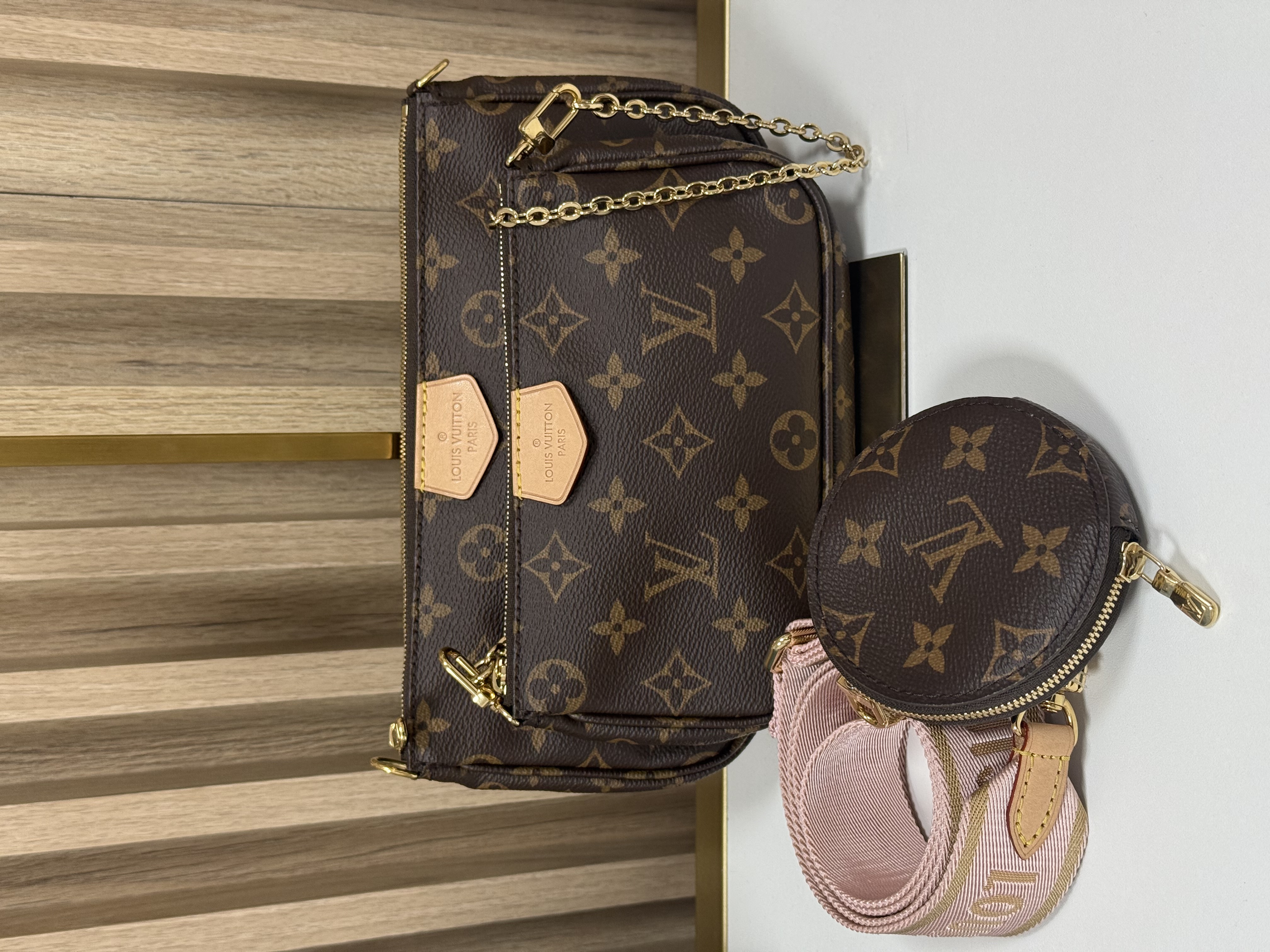 Louis Vuitton Multi POCHETTE Sin Uso