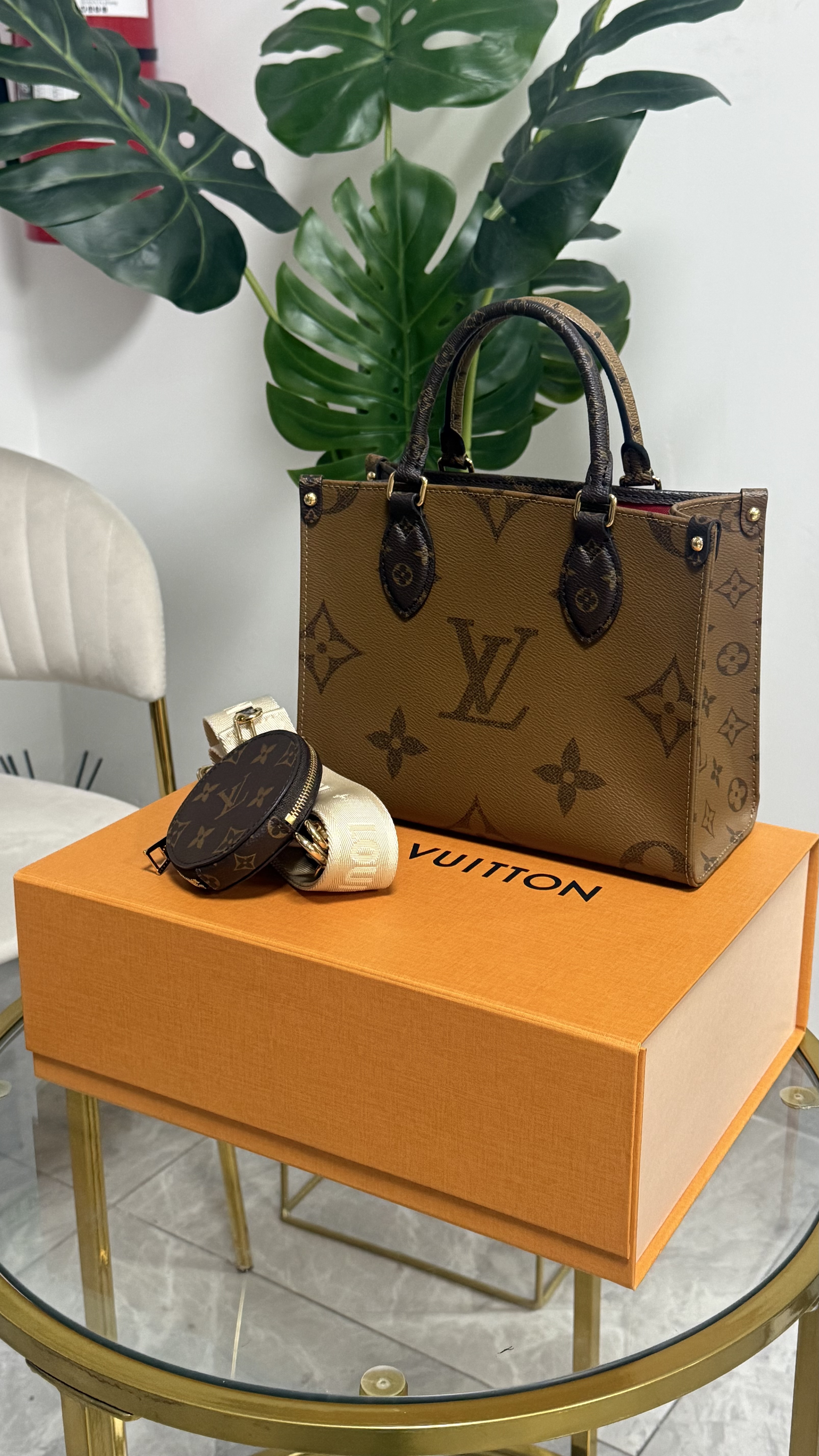 Louis Vuitton On the Go PM Sin uso 