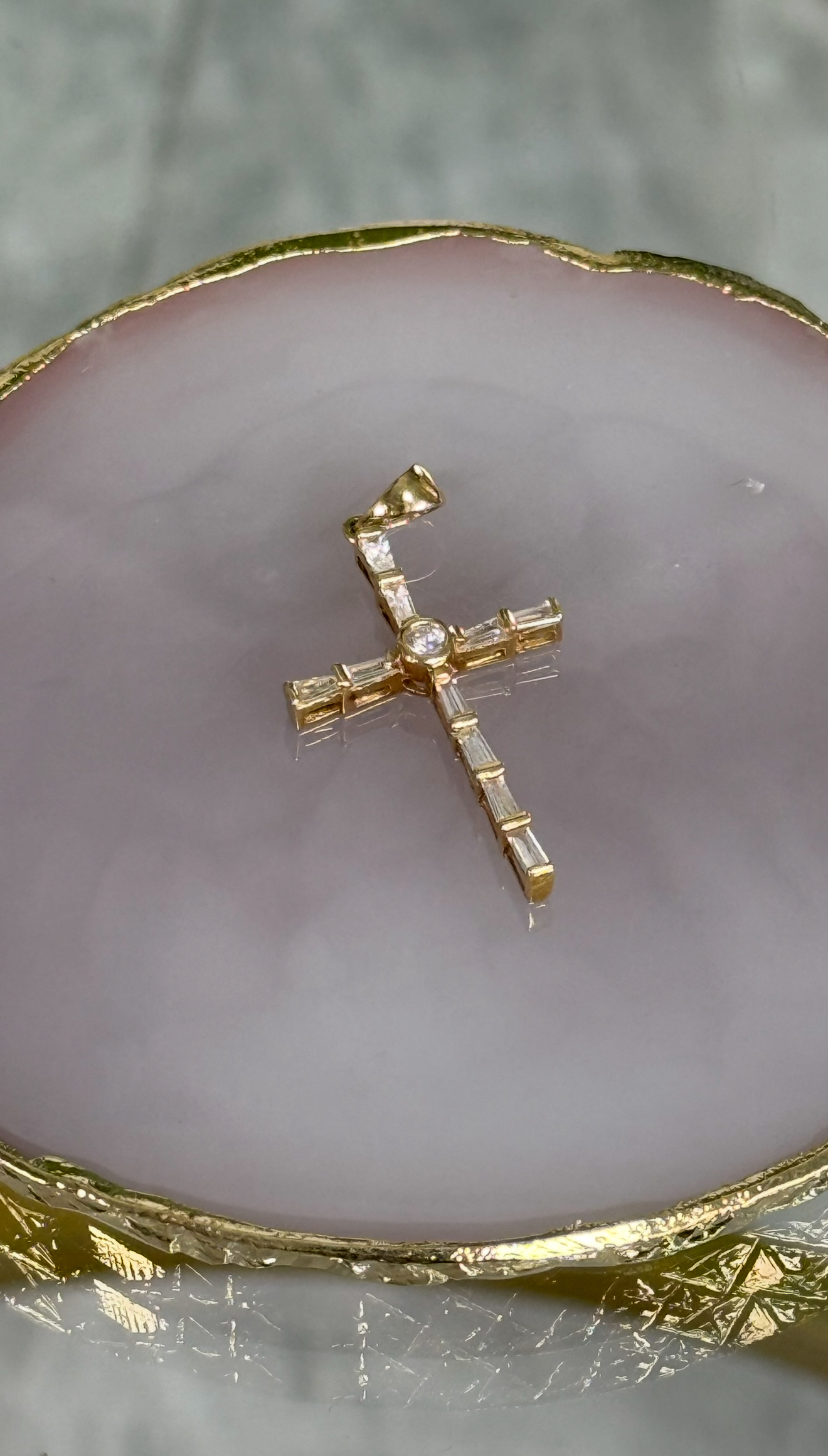 Dije Cruz Oro 18kt con Dismsntes 1ct