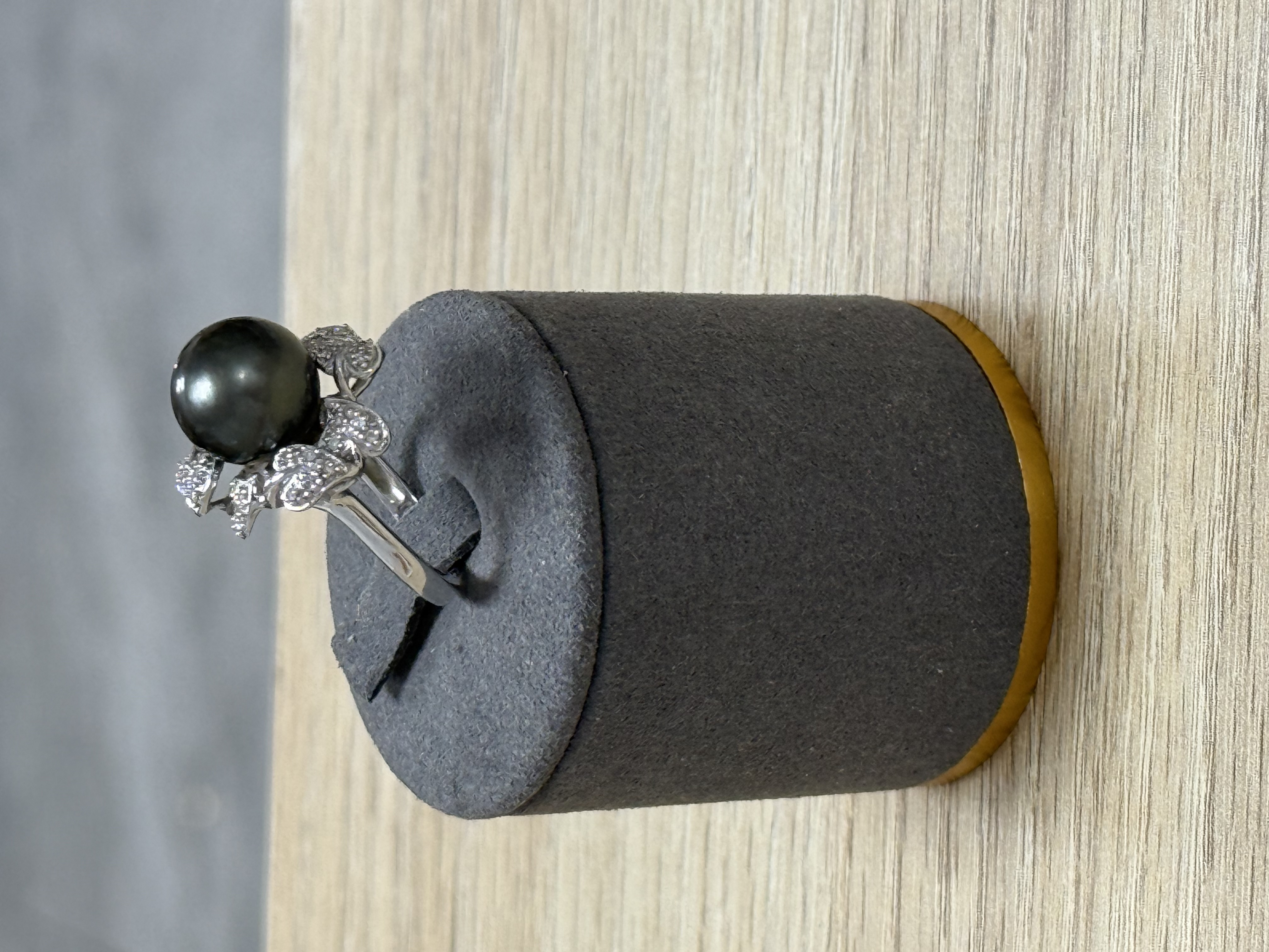 Anillo Oro 18k y Perla Negra South Sea