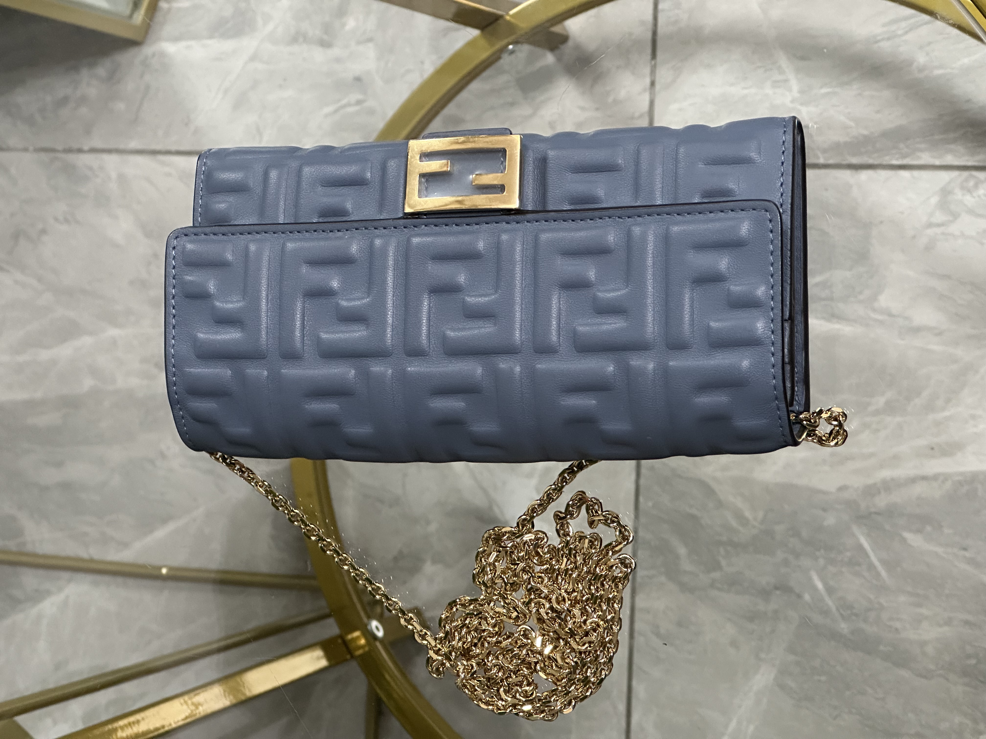 Fendi Wallet On Chain (celular estándar)
