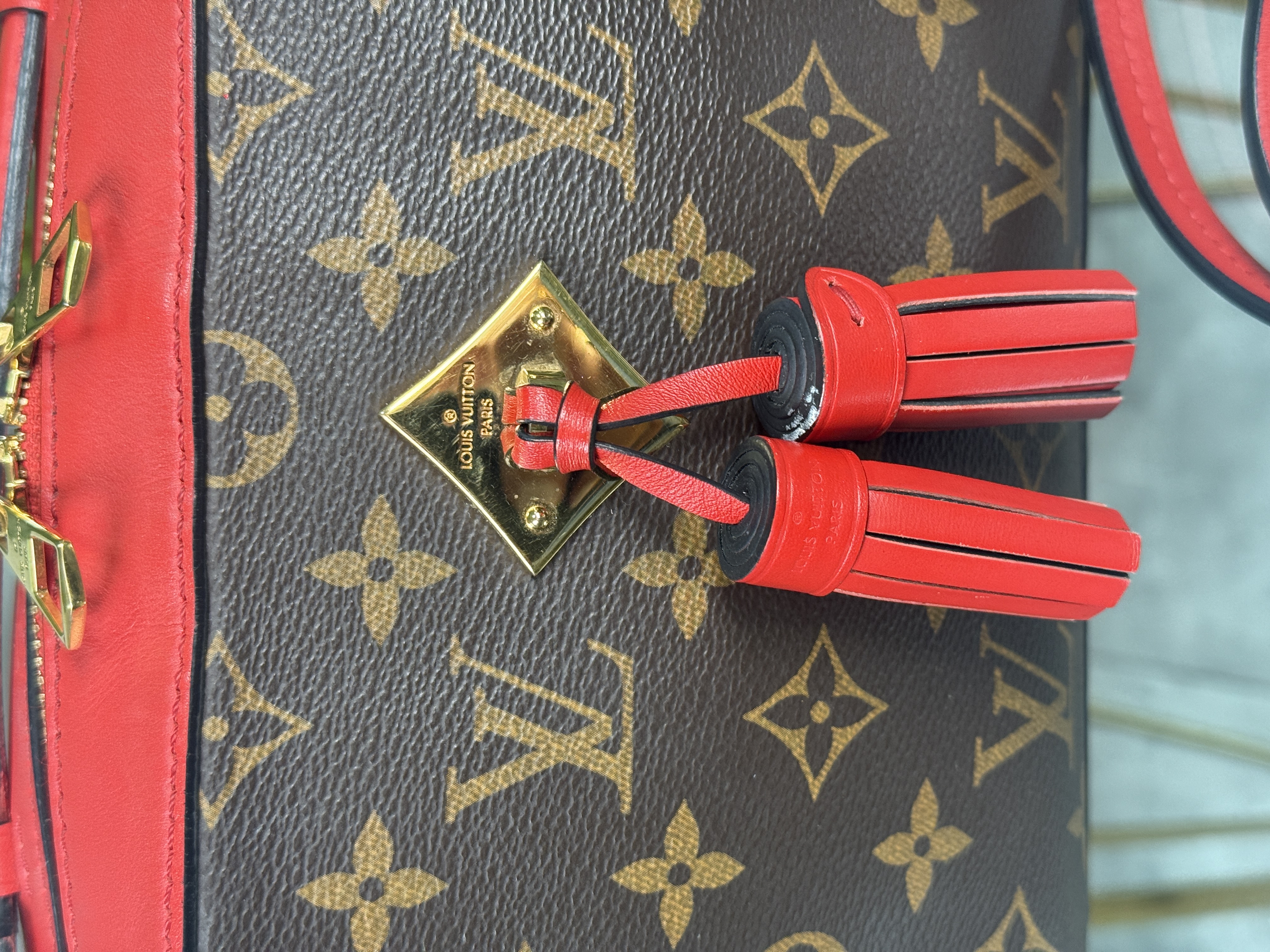 Louis Vuitton Crossbody 