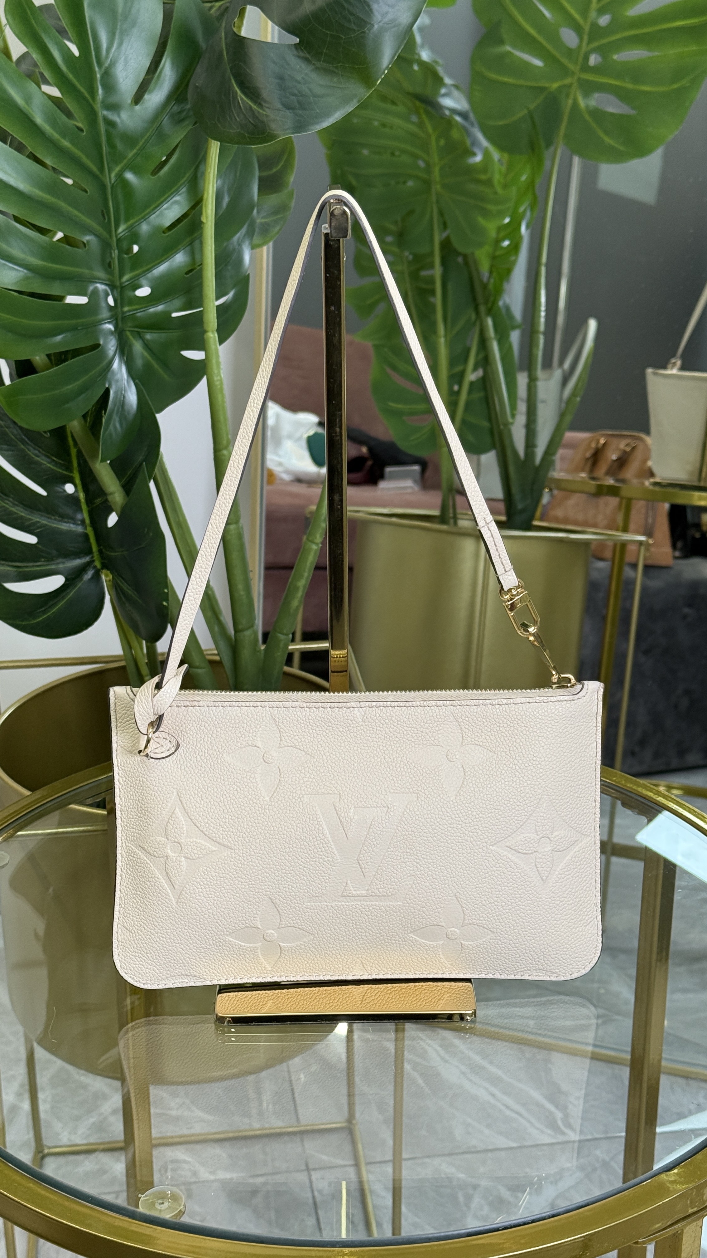 Louis Vuitton Neverfull MM Empreinte Crema