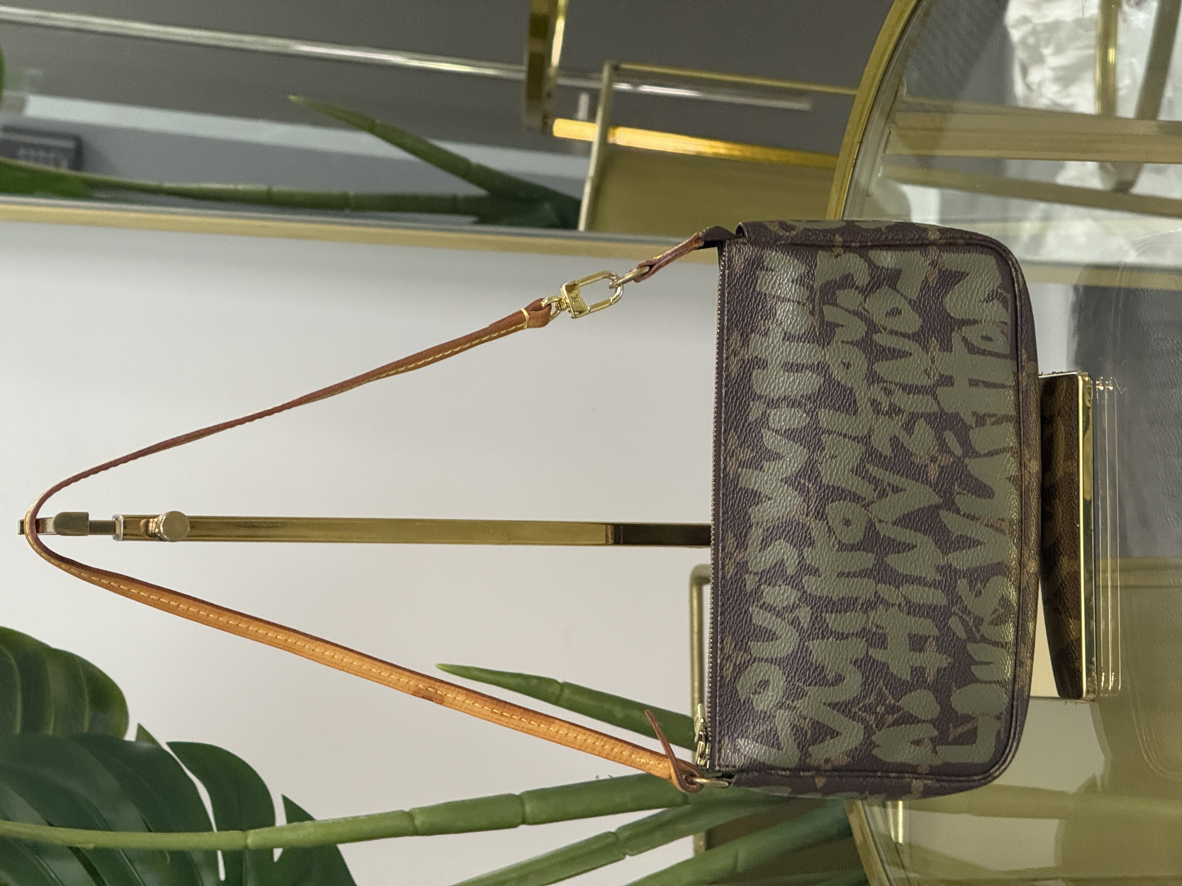Louis Vuitton Graffiti Pochette