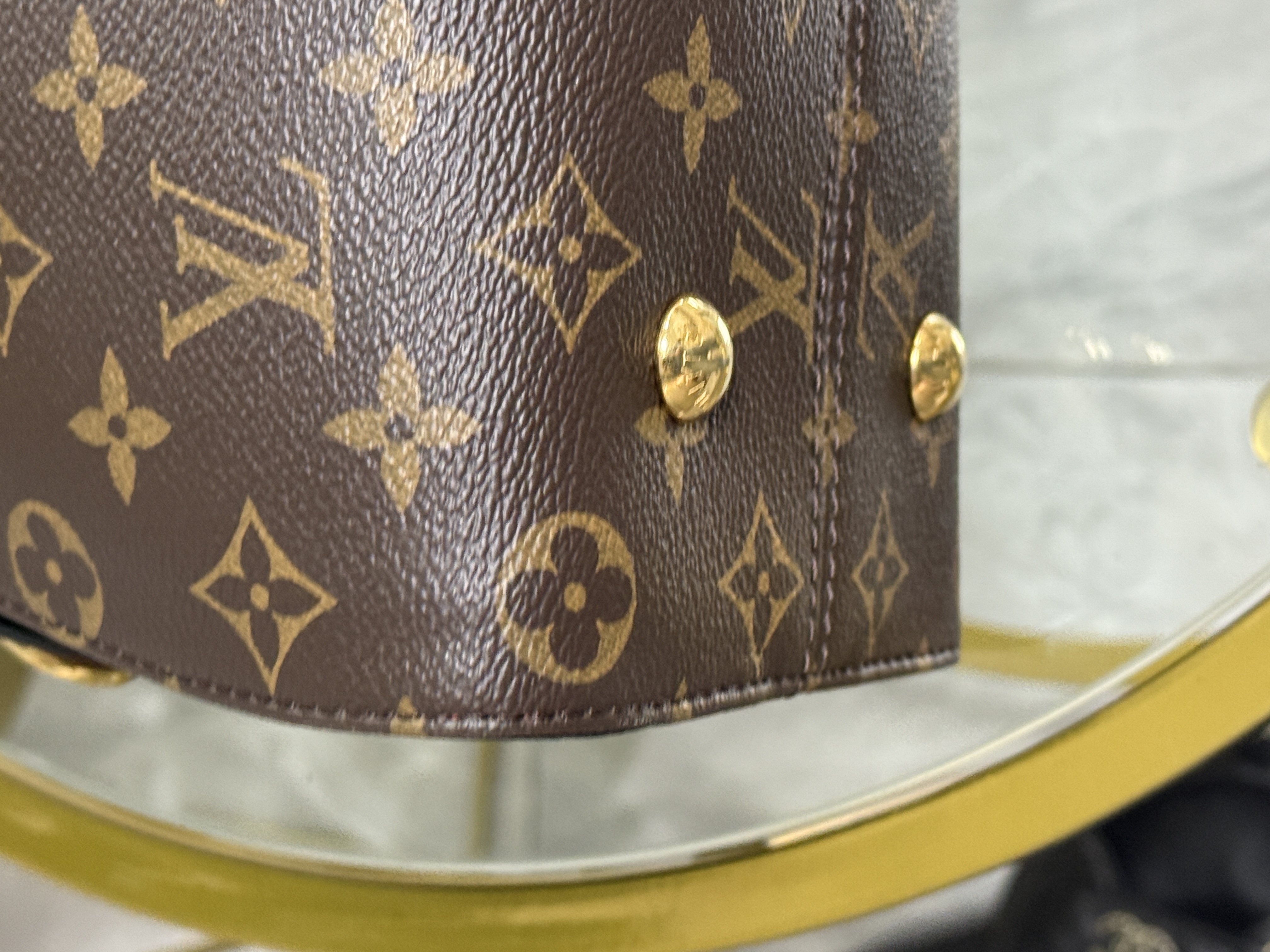 Louis Vuitton Tote.  Incluye Strap